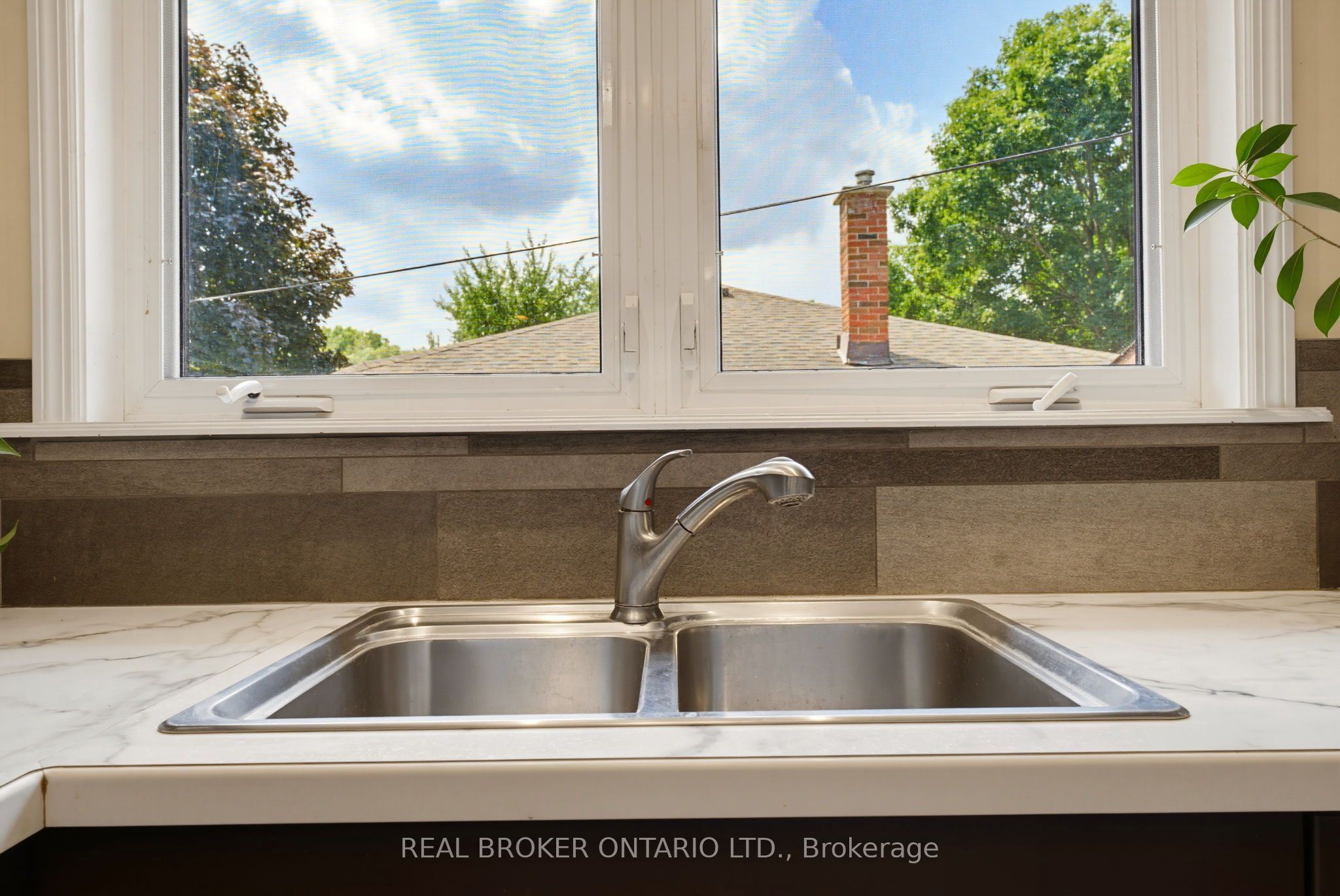 87 Ball Street Property Photo 10