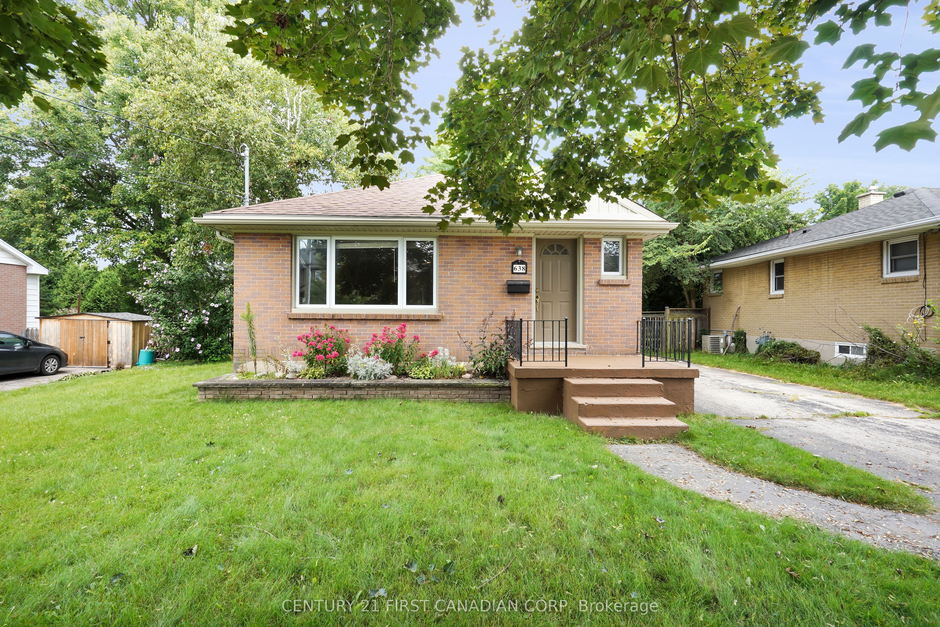 638 Tennent Avenue Upper Level Property Photo 1