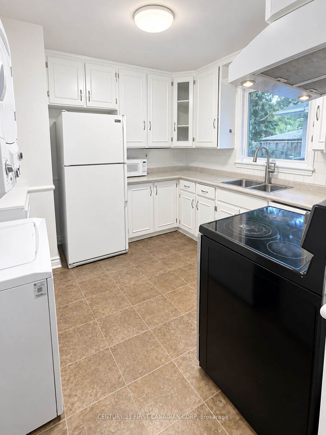 638 Tennent Avenue Upper Level Property Photo 3