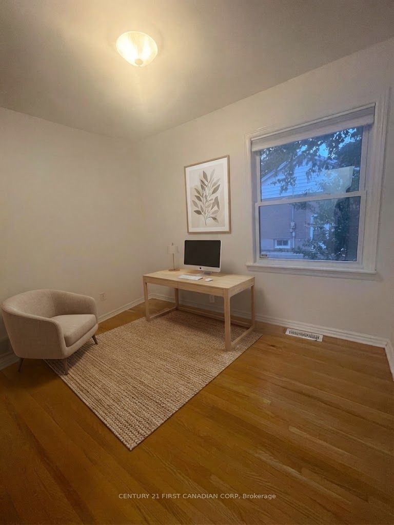 638 Tennent Avenue Upper Level Property Photo 7