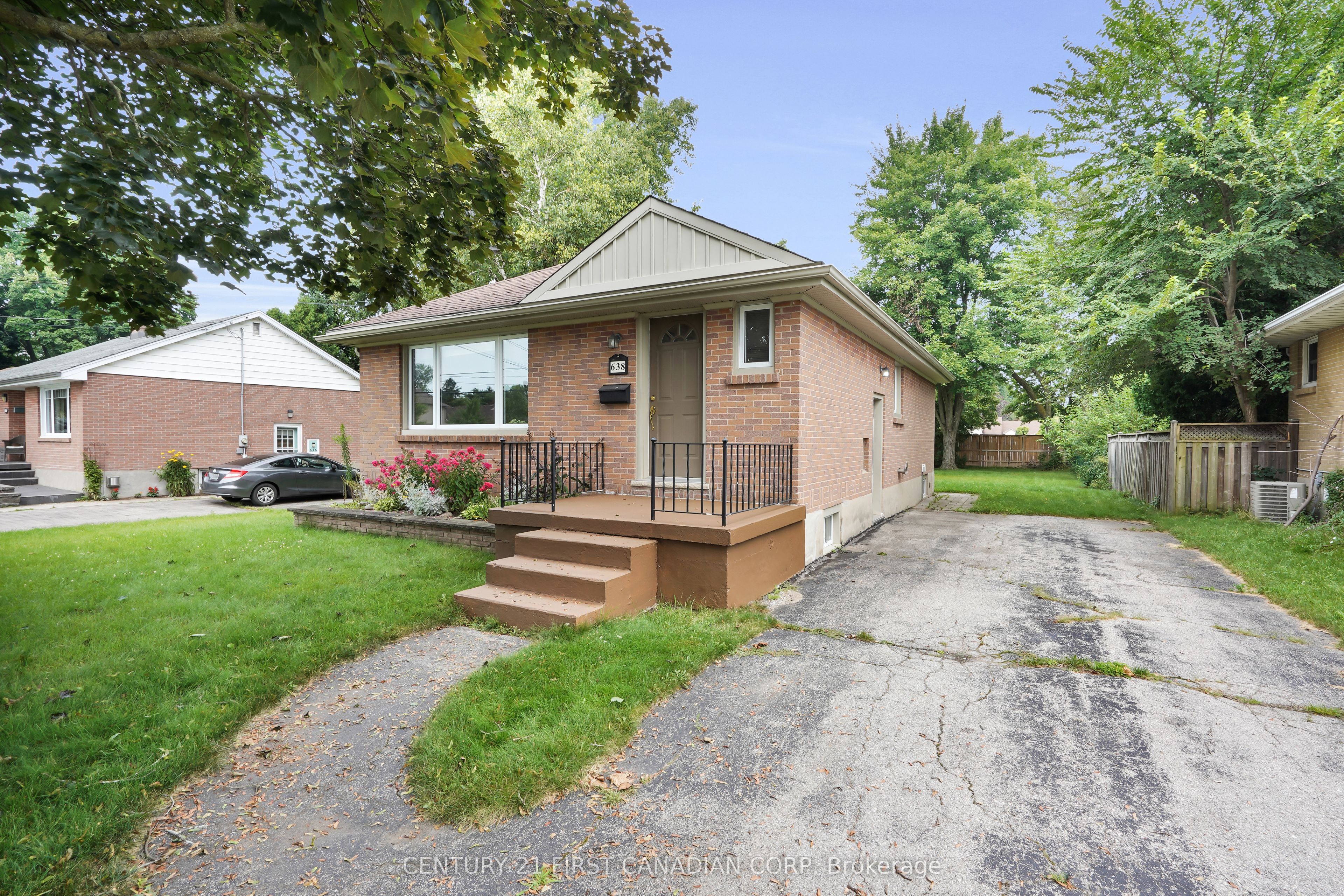 638 Tennent Avenue Upper Level Property Photo 15