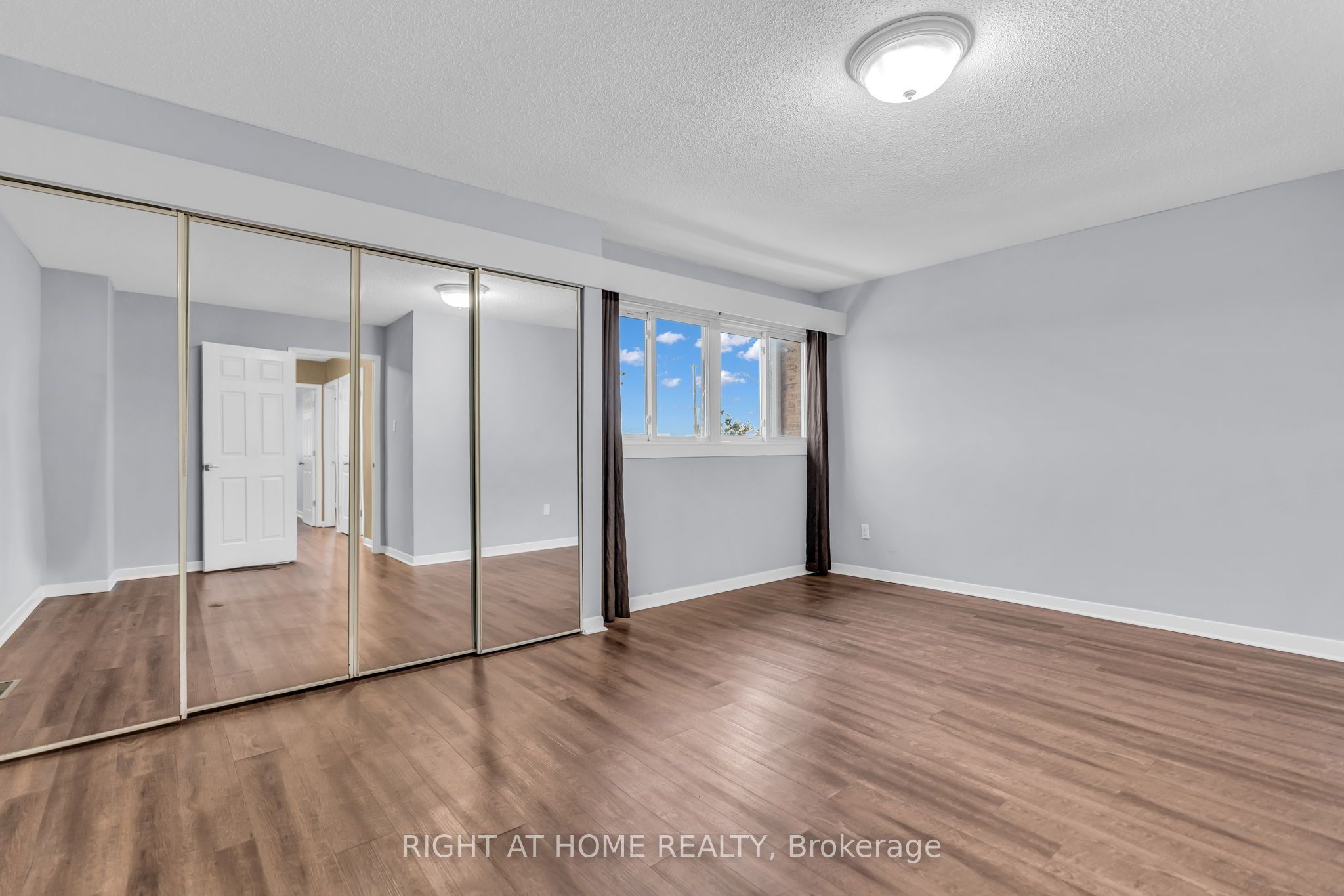 500 Osgoode Drive 136 Property Photo 11
