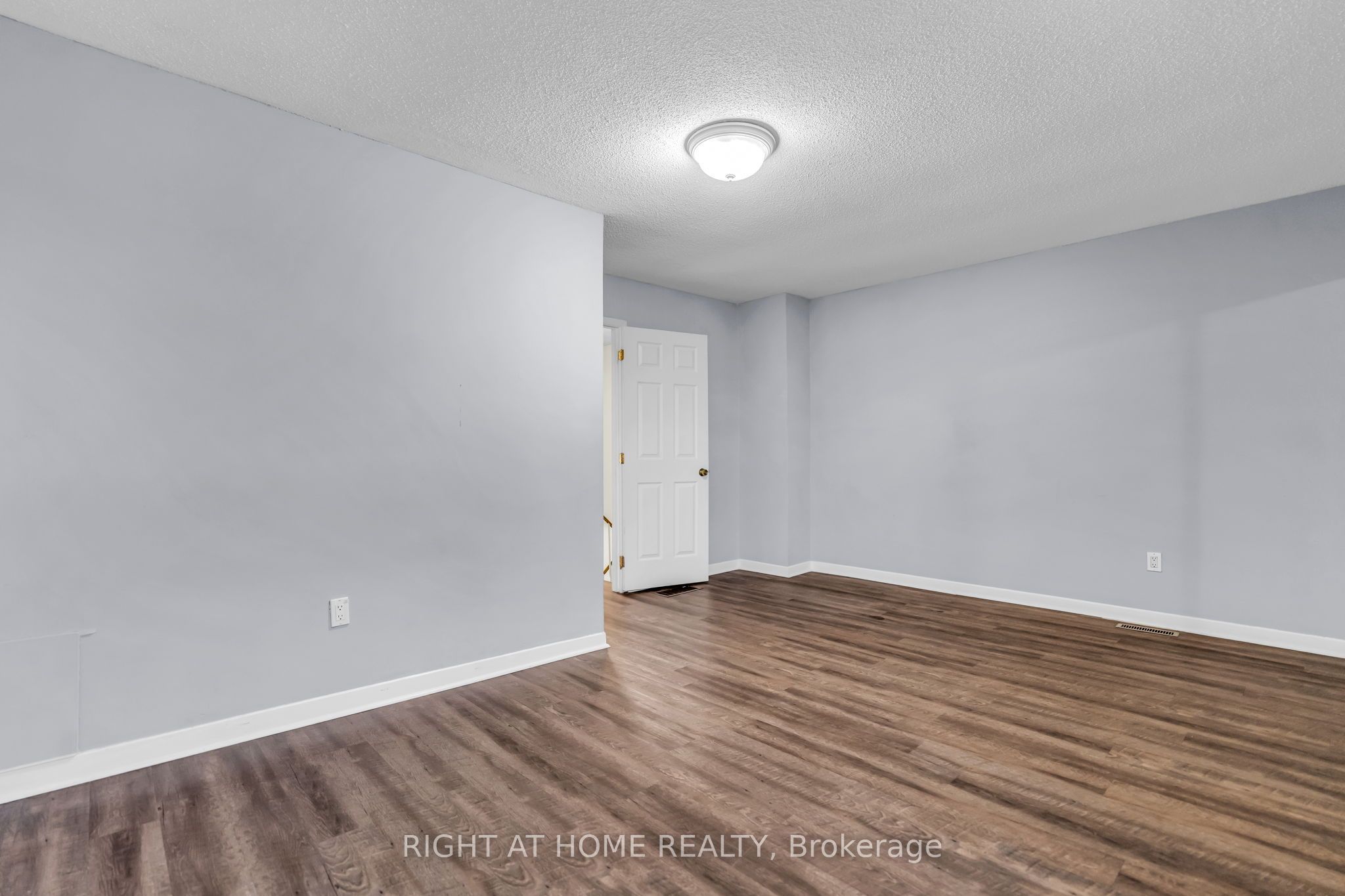 500 Osgoode Drive 136 Property Photo 13