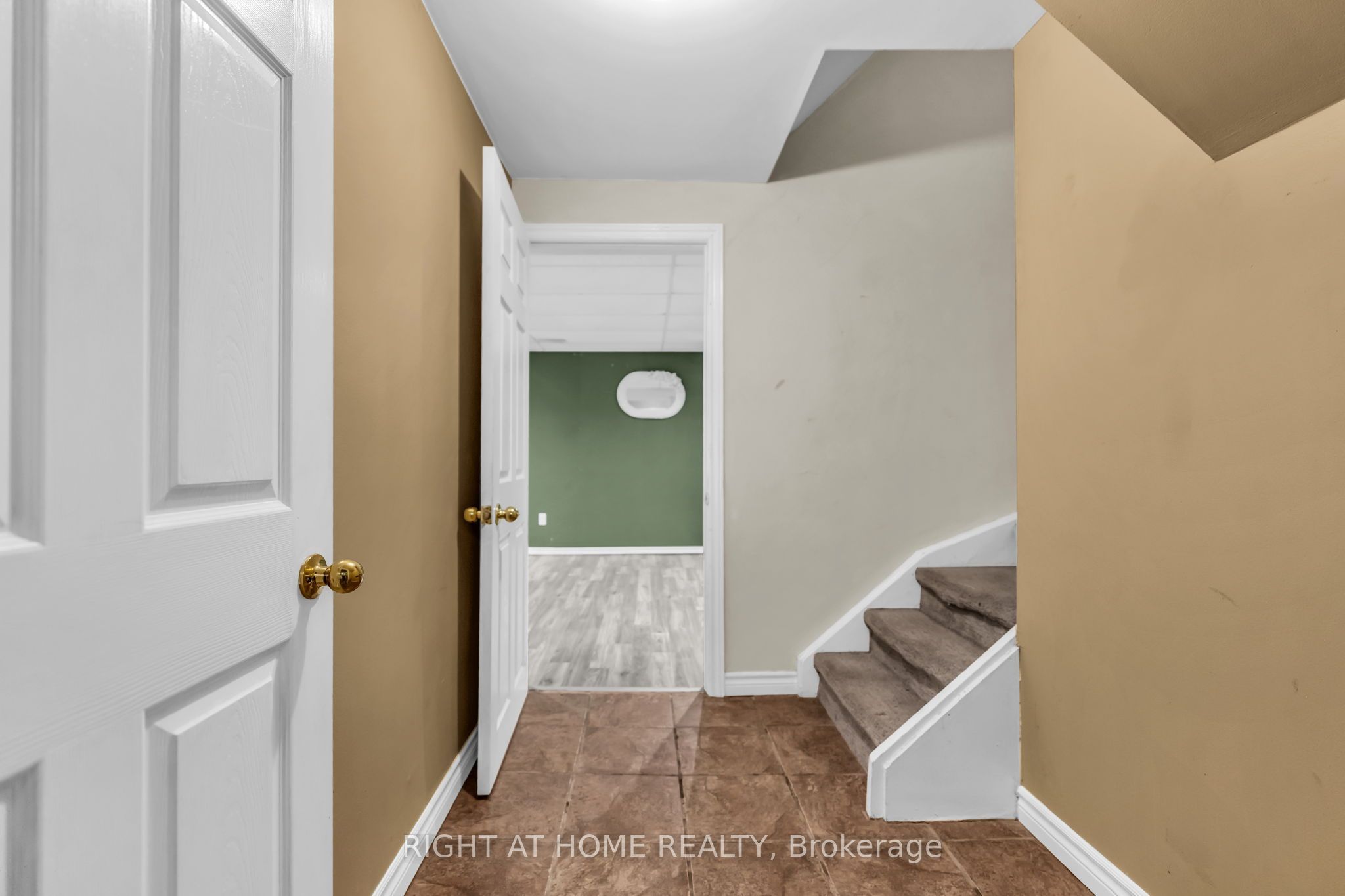 500 Osgoode Drive 136 Property Photo 14