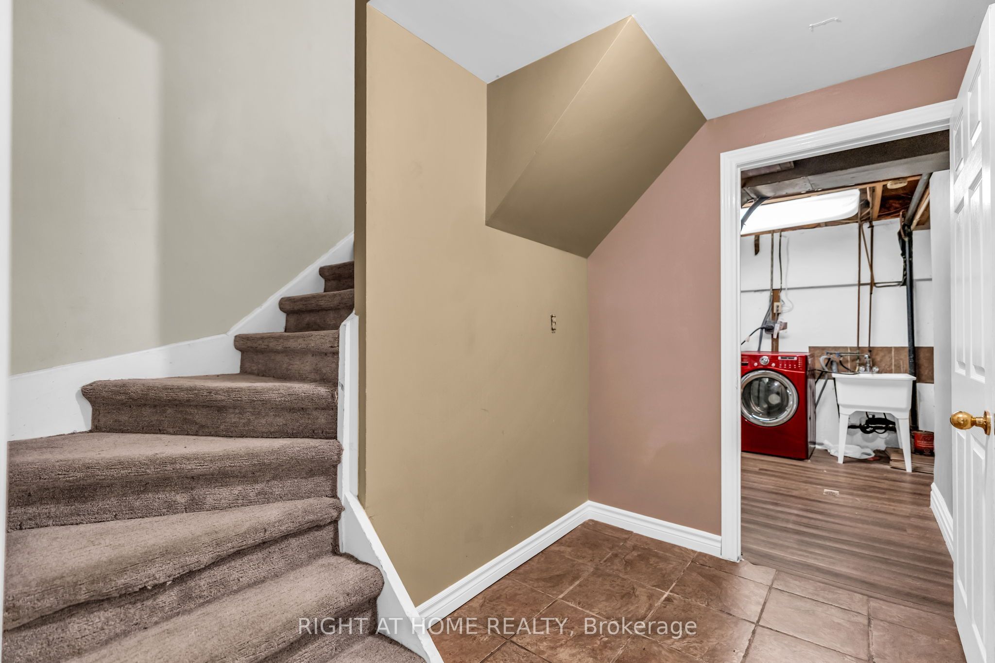 500 Osgoode Drive 136 Property Photo 16