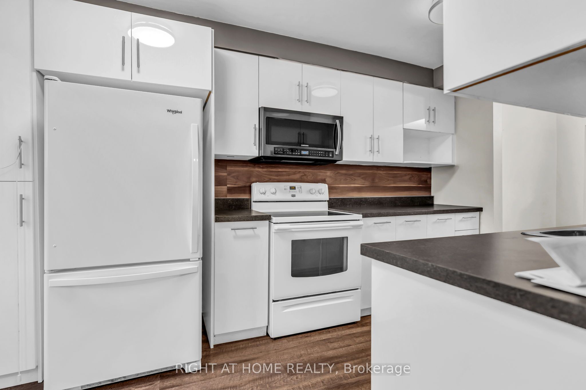 500 Osgoode Drive 136 Property Photo 29