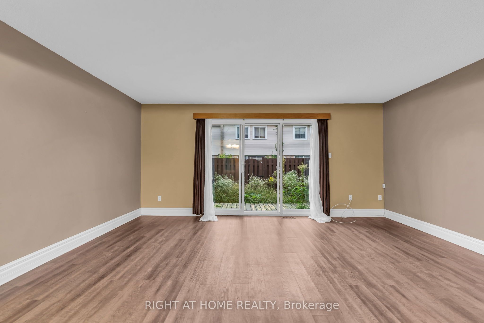 500 Osgoode Drive 136 Property Photo 35