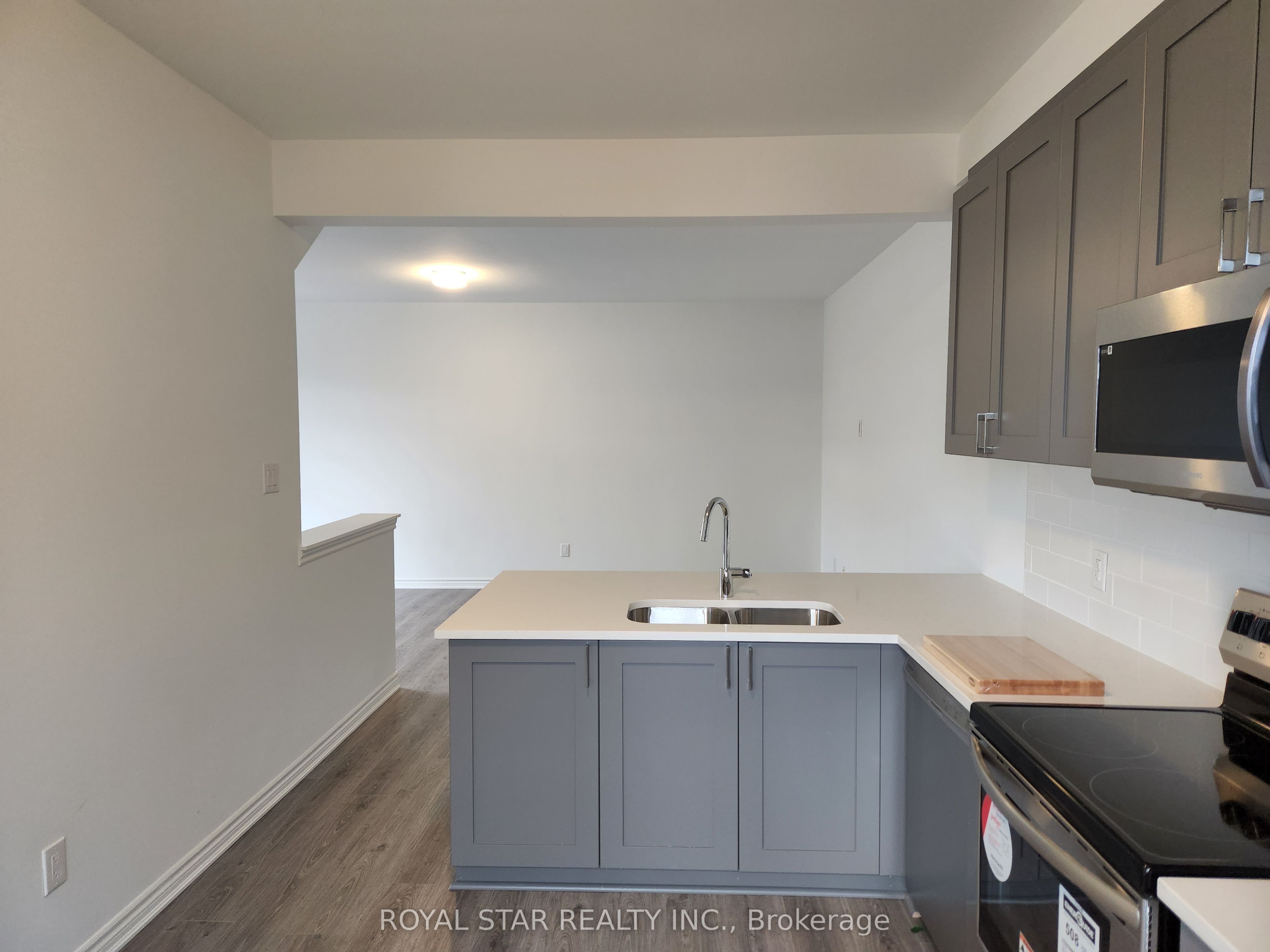 318 Ilmenite Private Property Photo 7