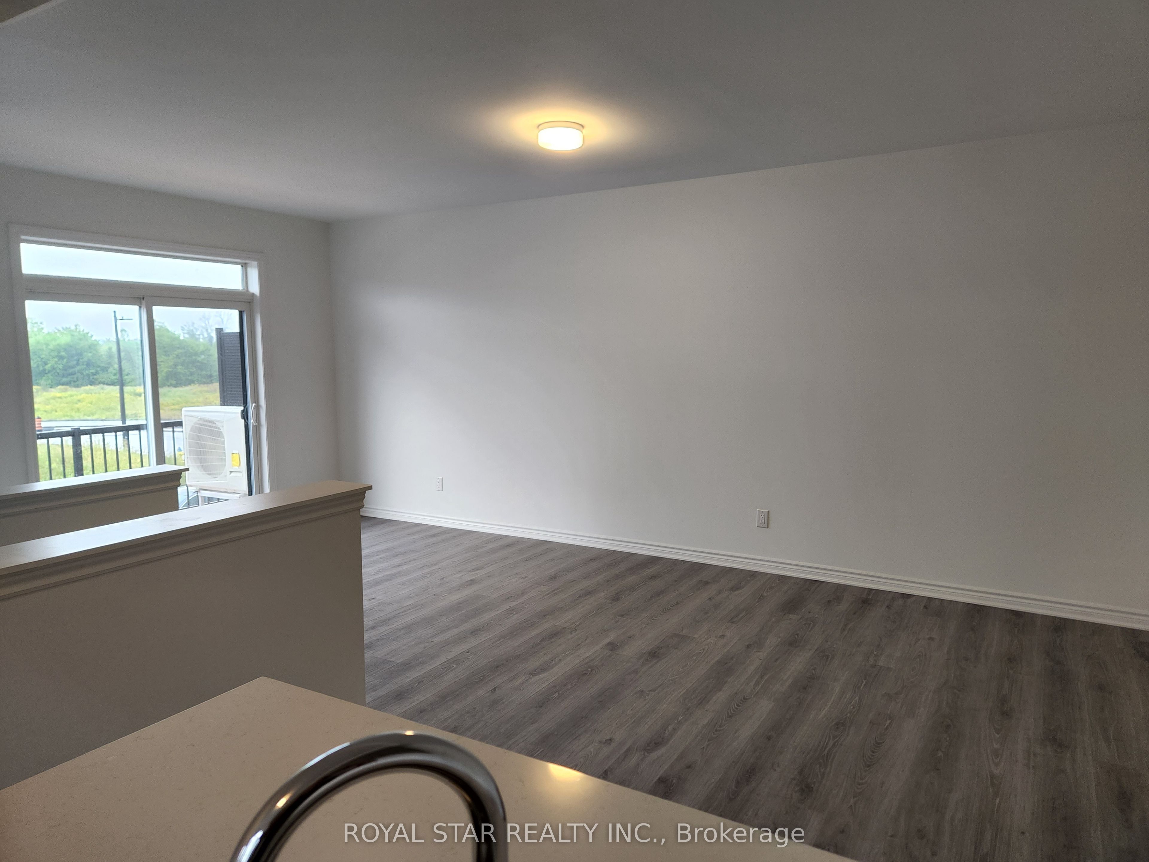318 Ilmenite Private Property Photo 8