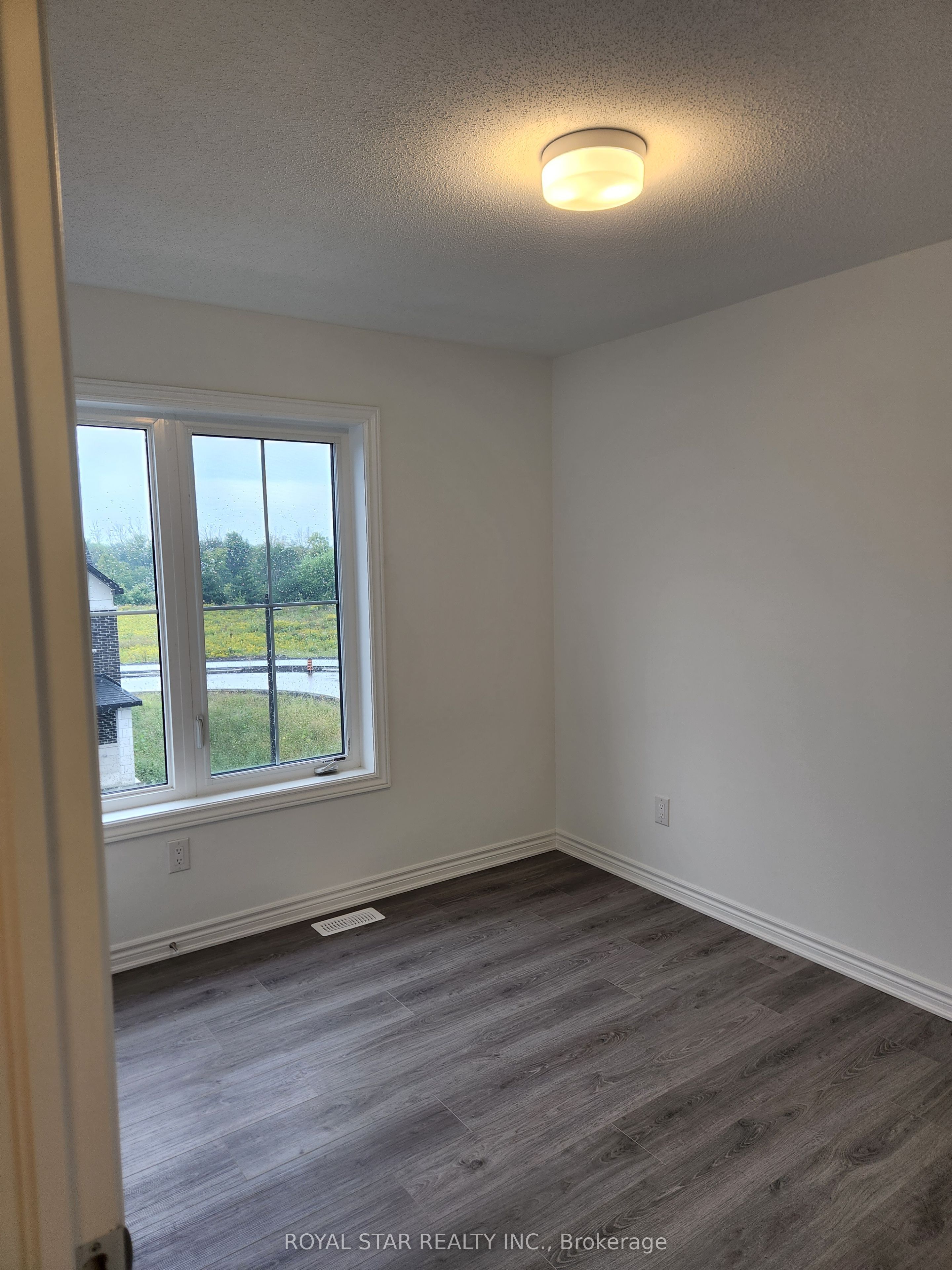 318 Ilmenite Private Property Photo 13