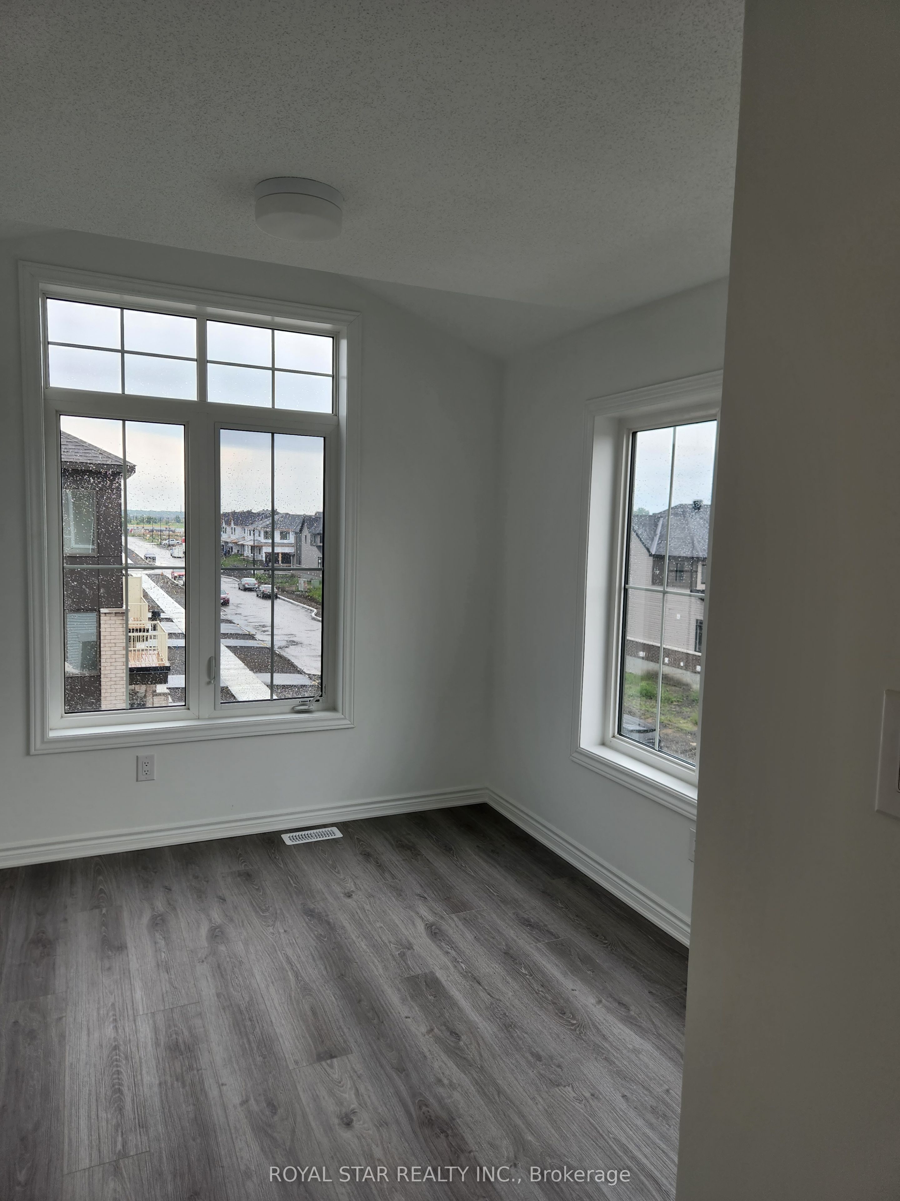 318 Ilmenite Private Property Photo 15