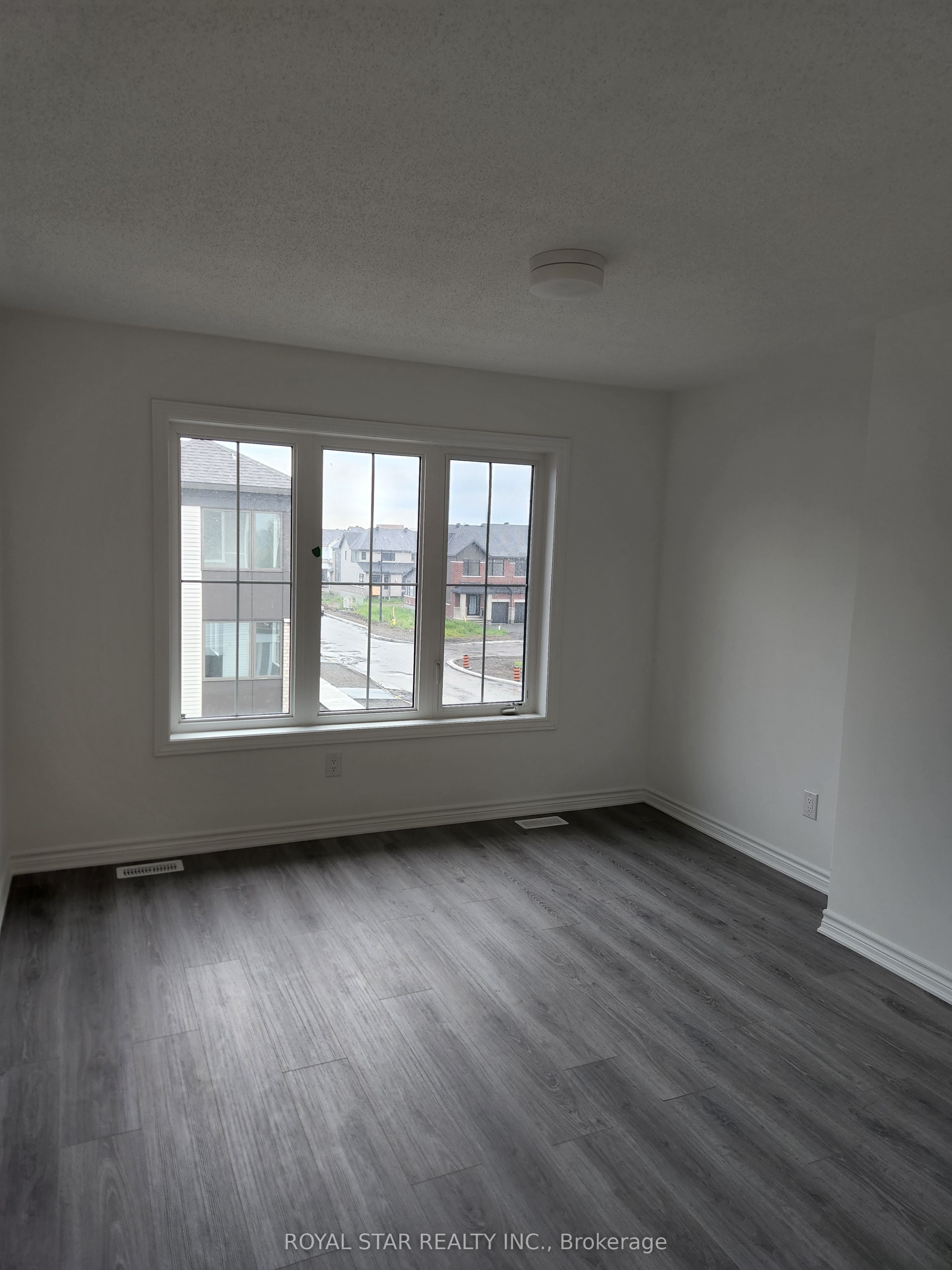 318 Ilmenite Private Property Photo 16