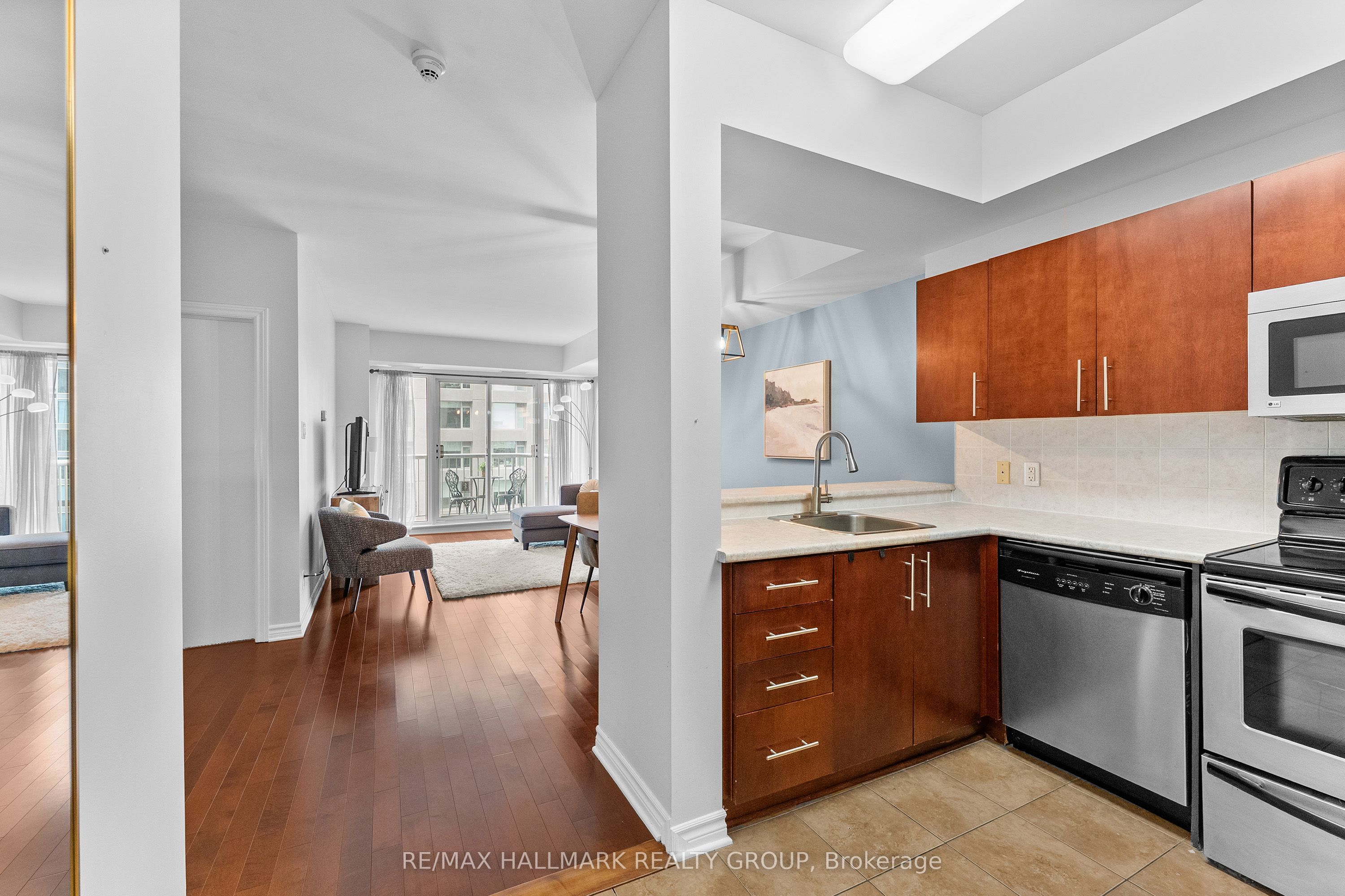 200 Rideau Street 1702 Property Photo 11