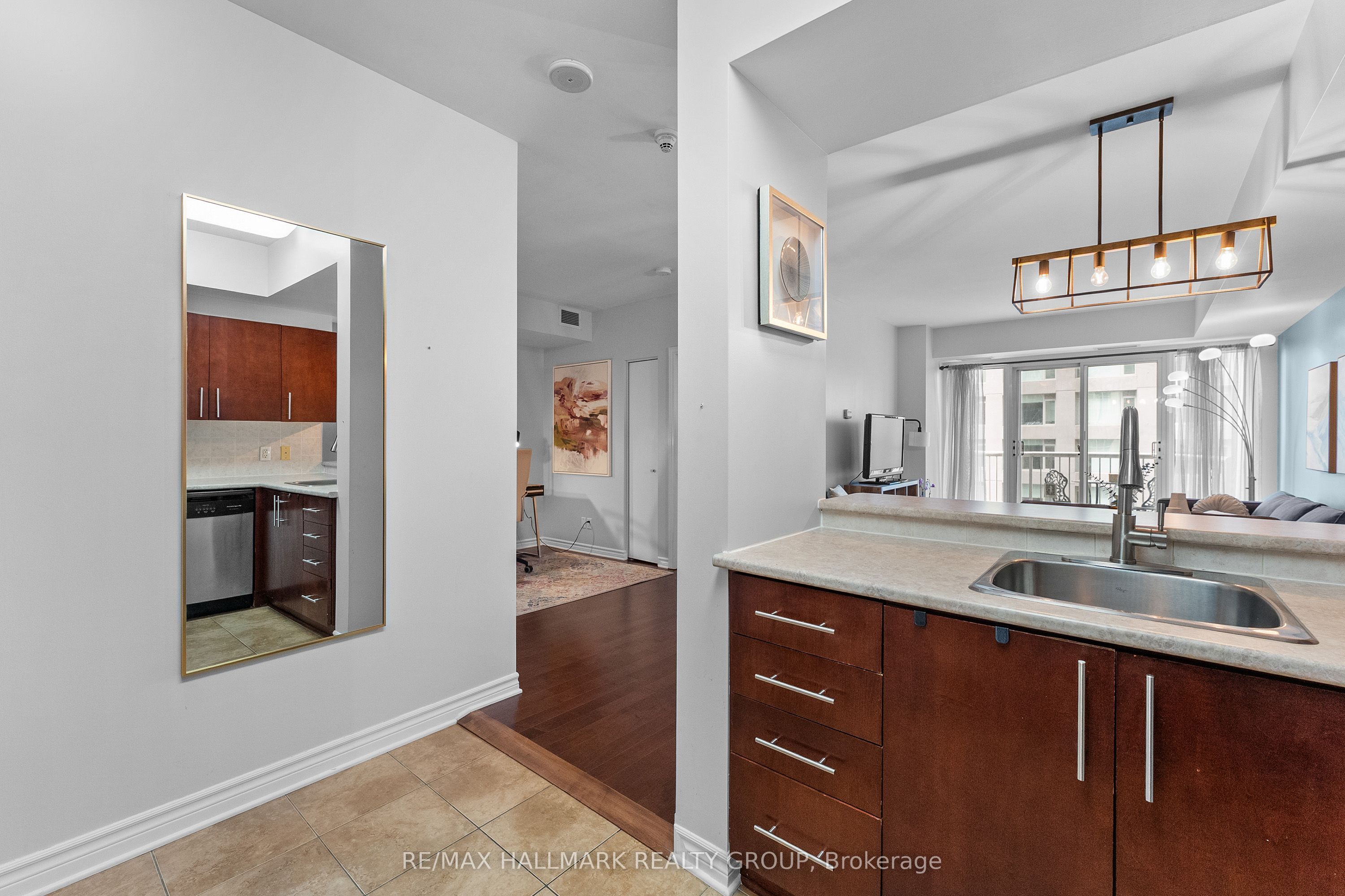 200 Rideau Street 1702 Property Photo 12