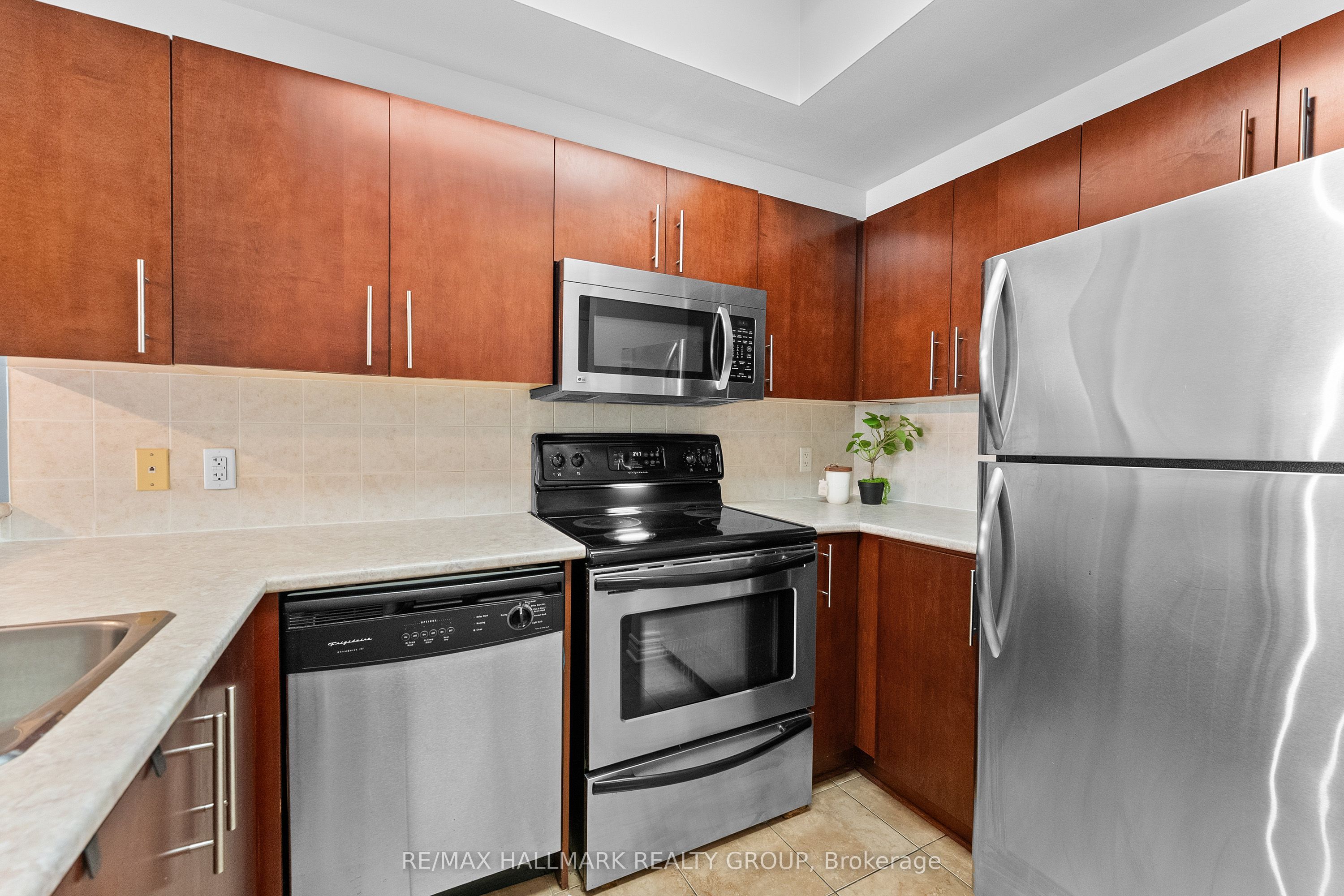 200 Rideau Street 1702 Property Photo 14