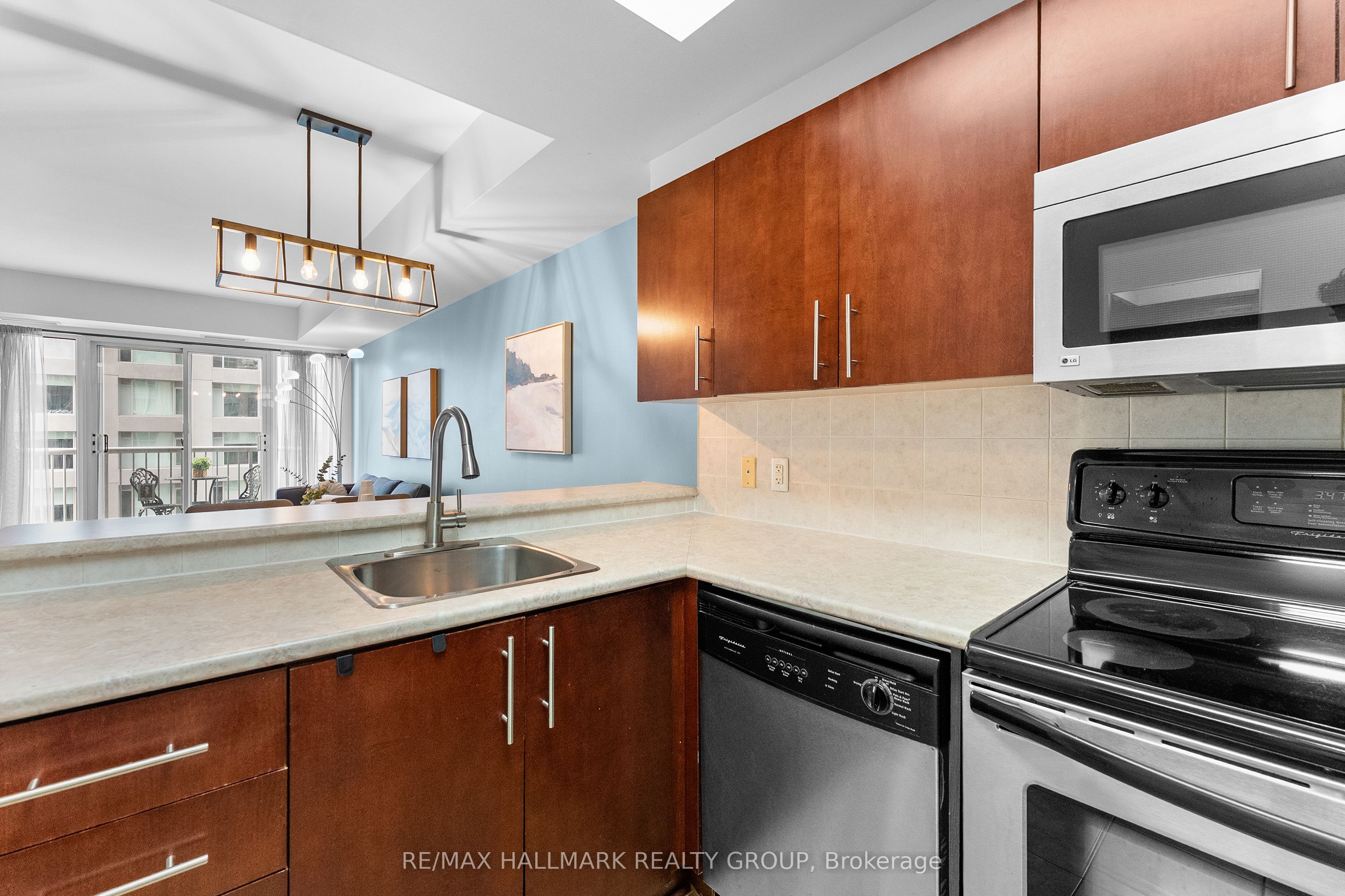200 Rideau Street 1702 Property Photo 15