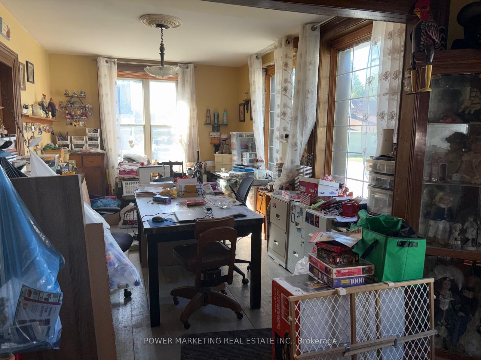 18556 Dundas Street Property Photo 12