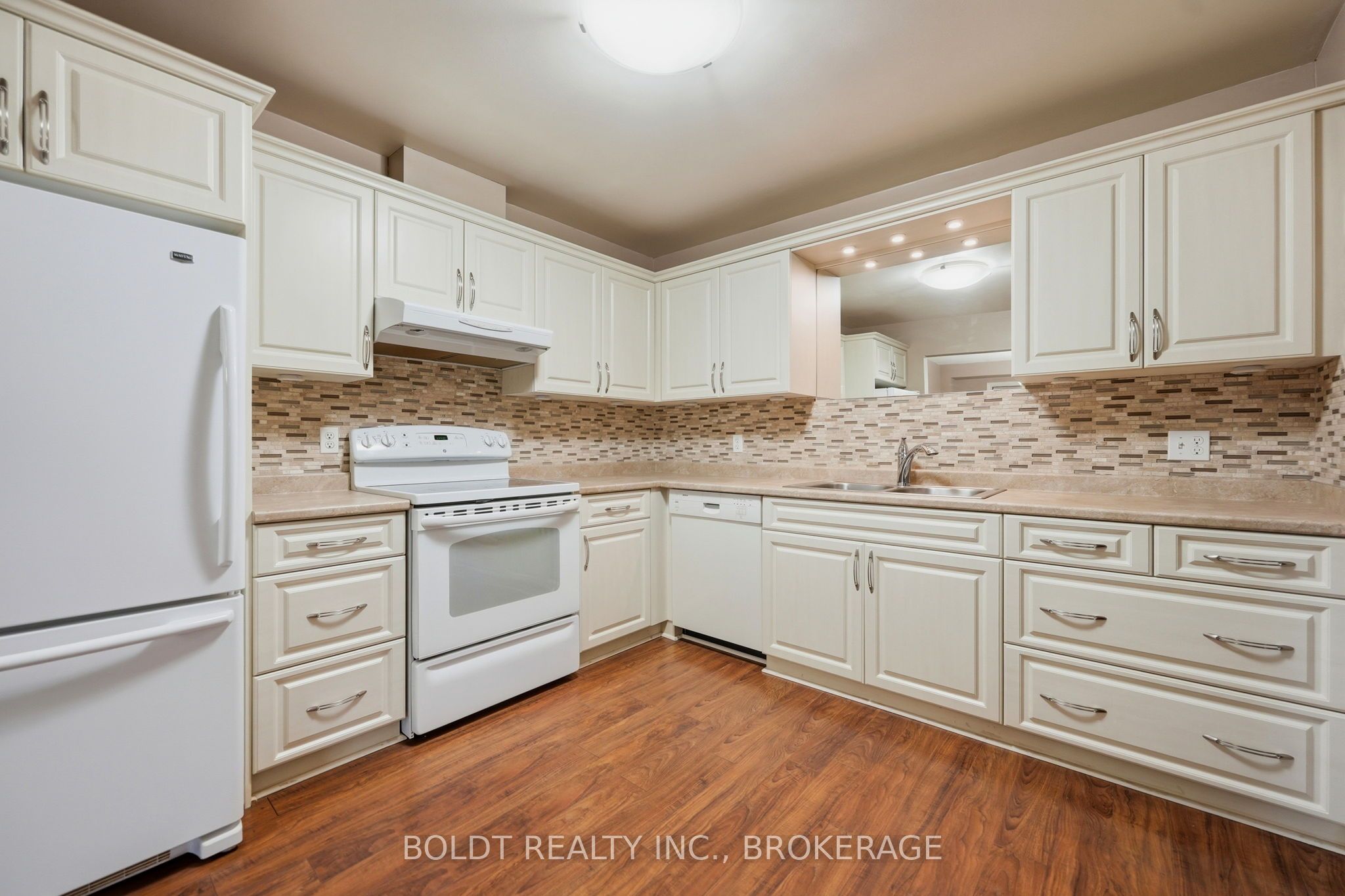 275 Pelham Road 25 Property Photo 5