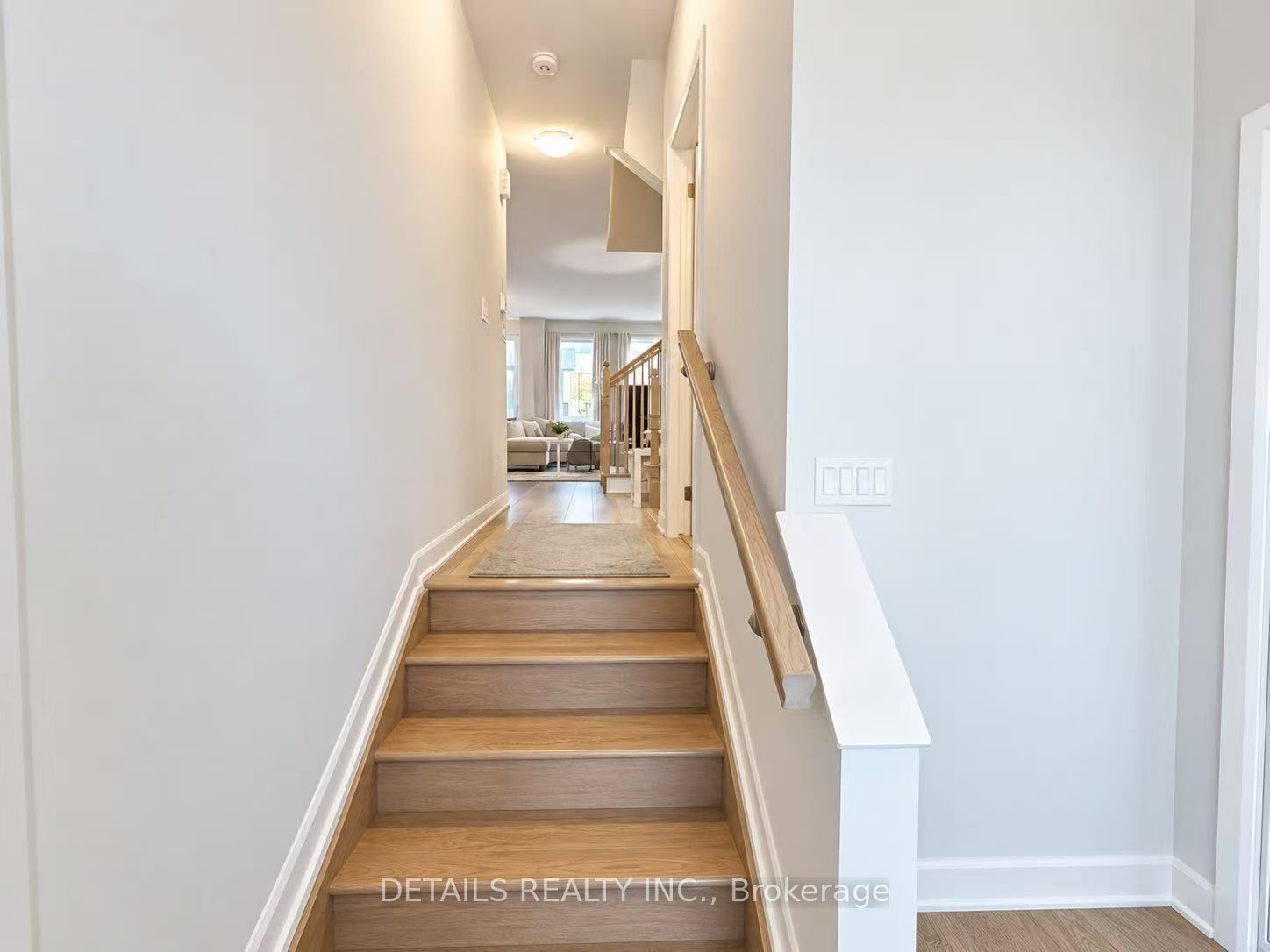 754 Cashmere Terrace Property Photo 2