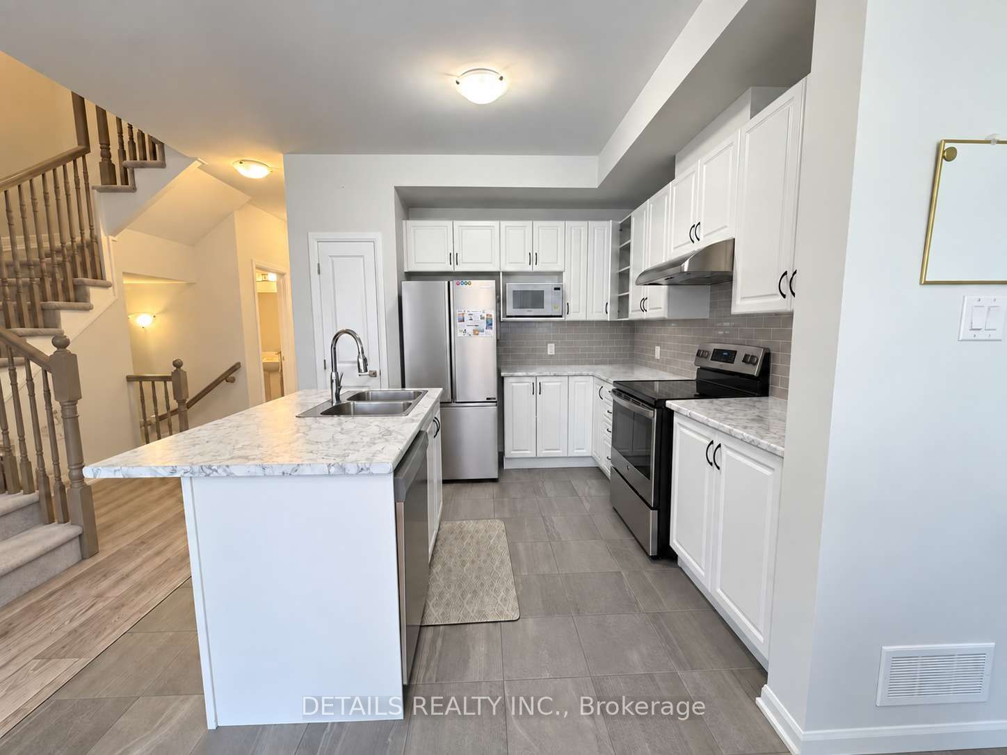 754 Cashmere Terrace Property Photo 6