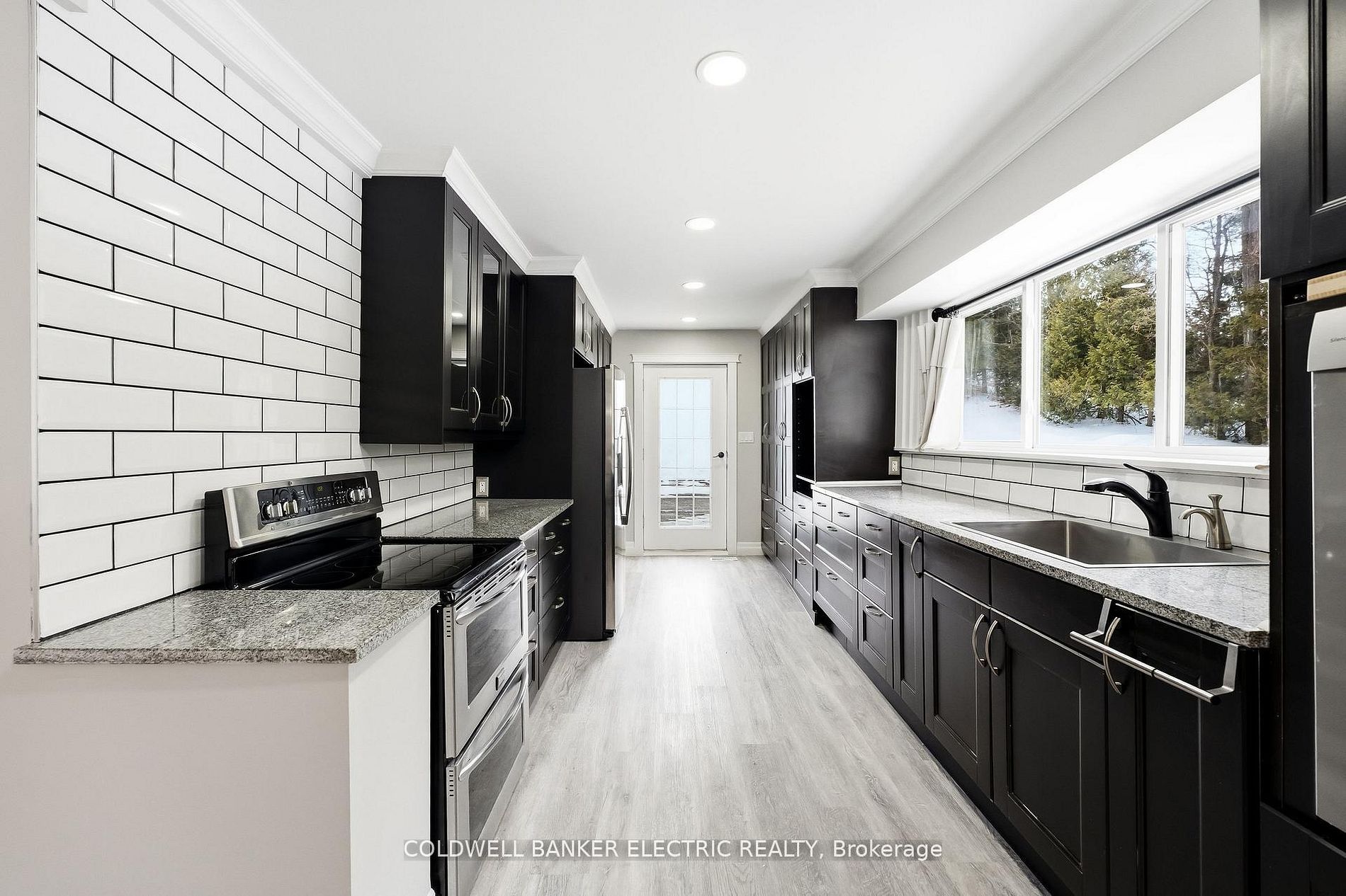 5078 Oak Hills Road Property Photo 6