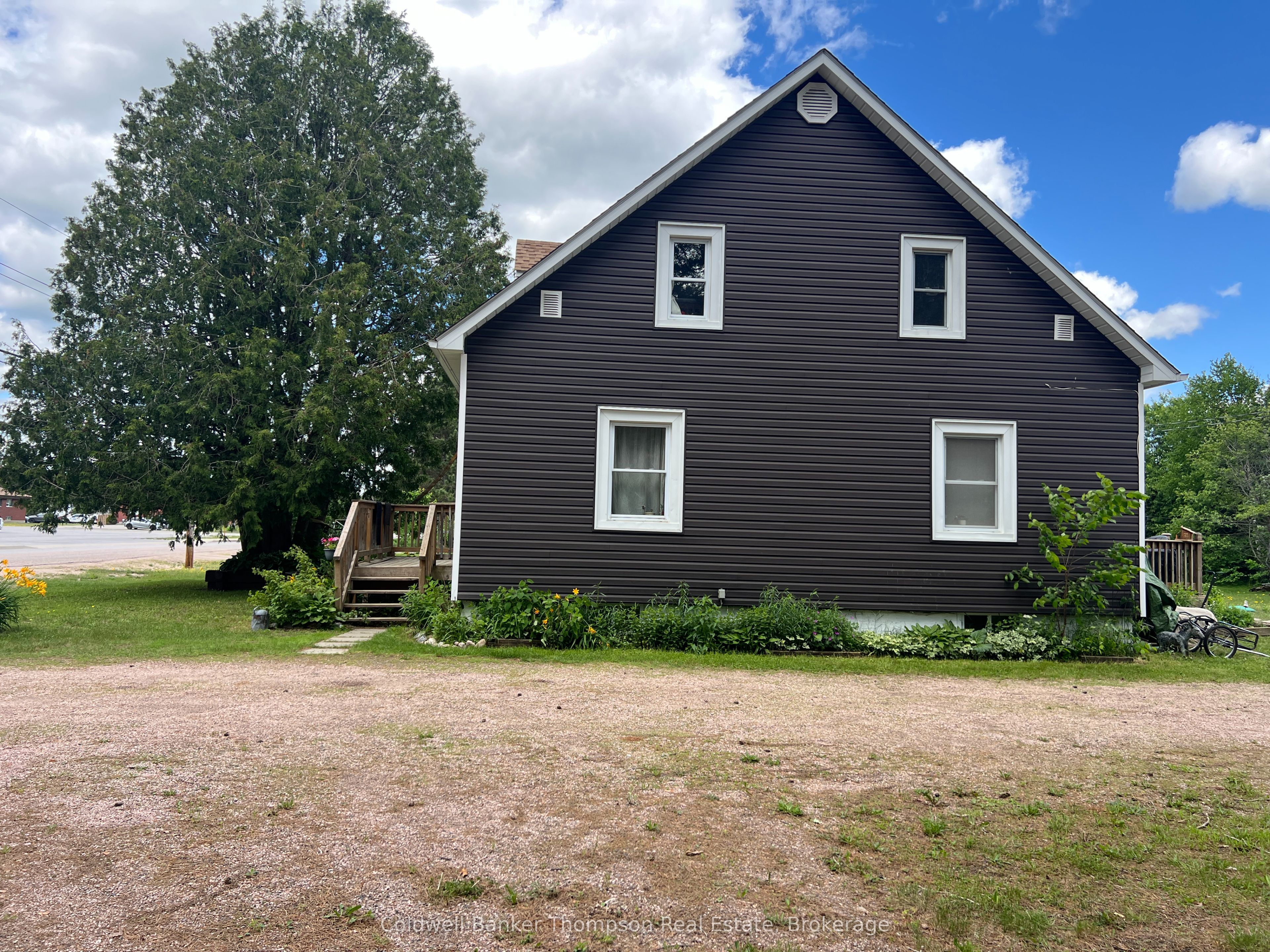 157 Ottawa Avenue Property Photo 2