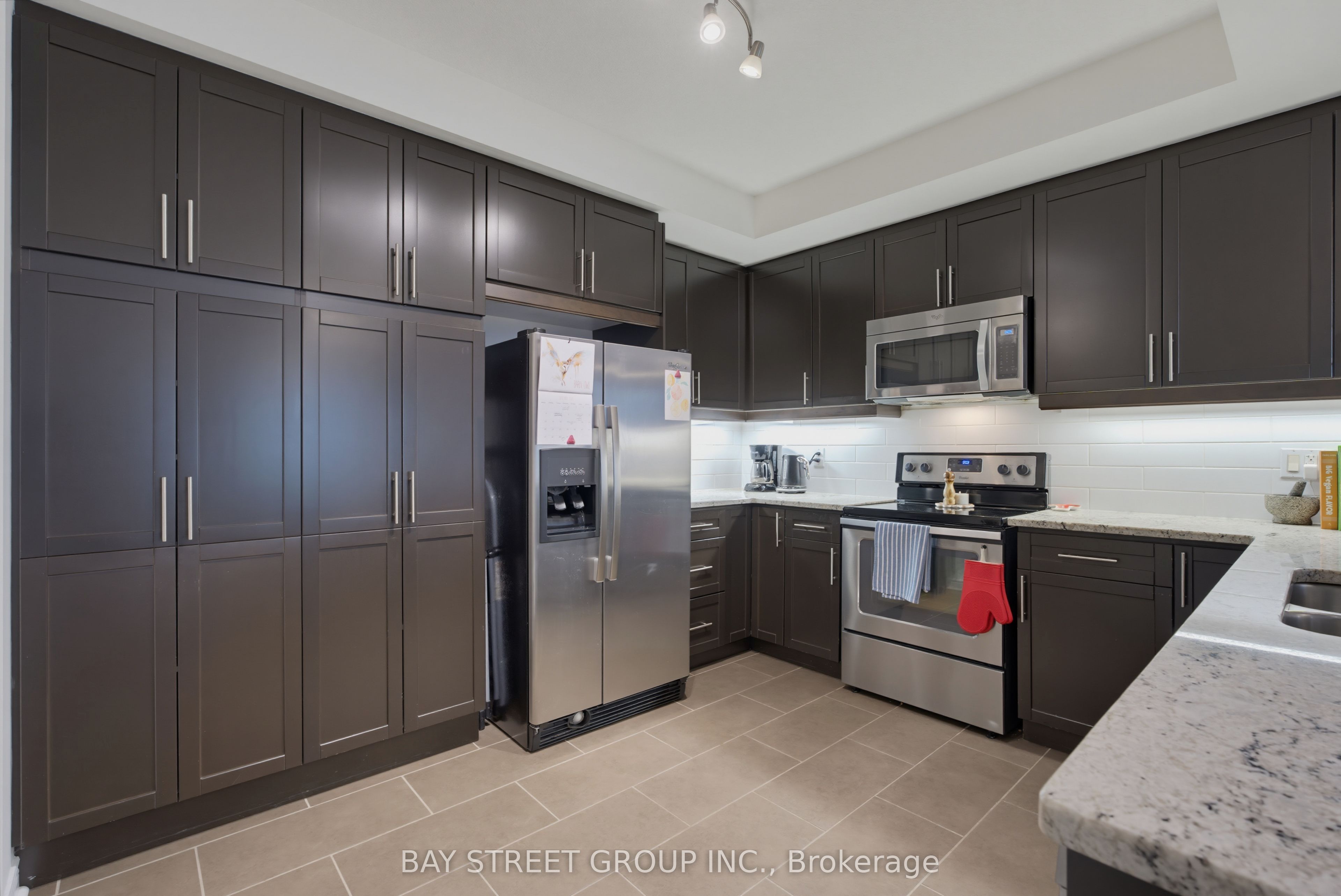 330 Ridout Street N 2202 Property Photo 13