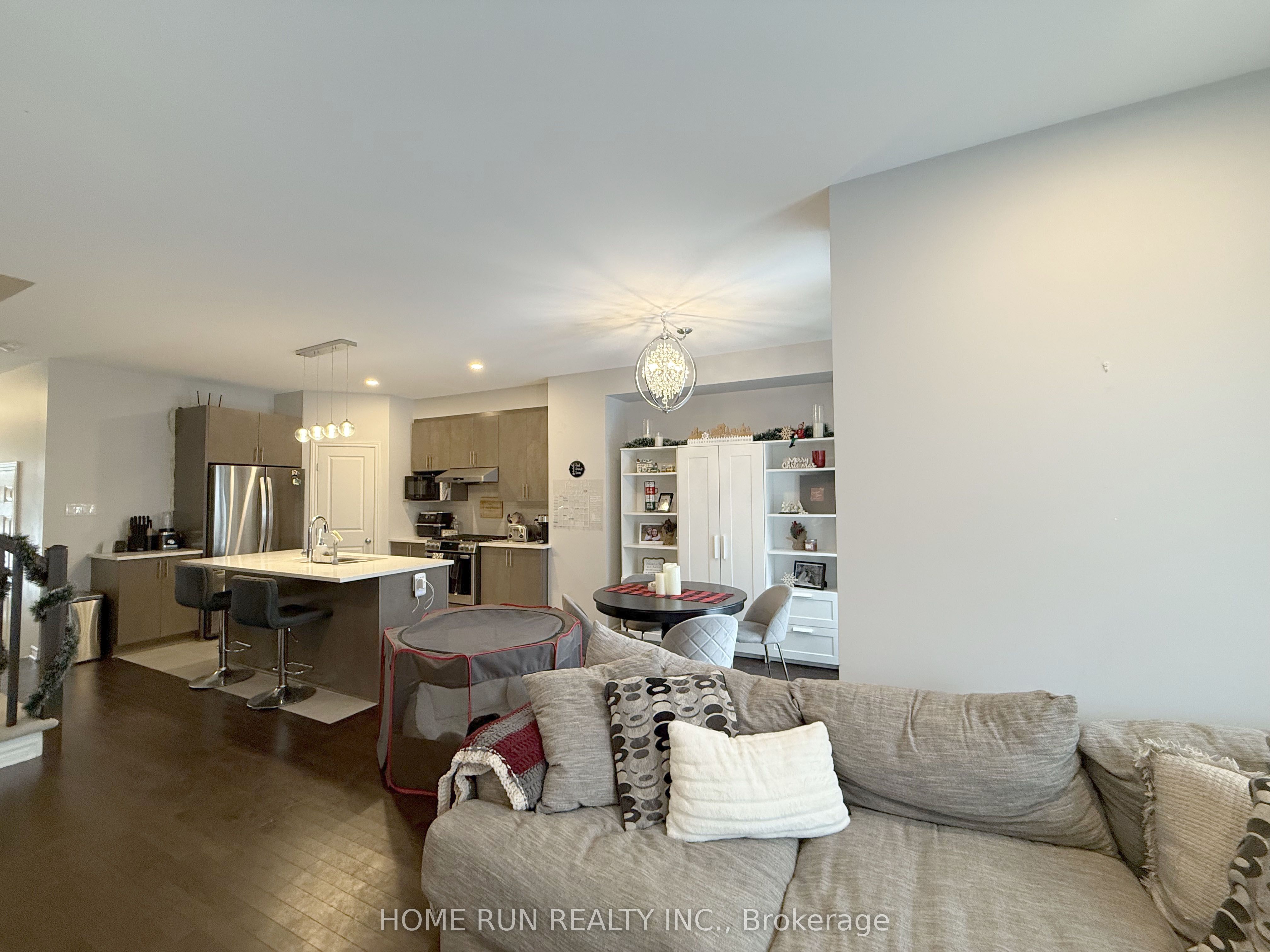 555 Jackdaw Avenue Property Photo 11