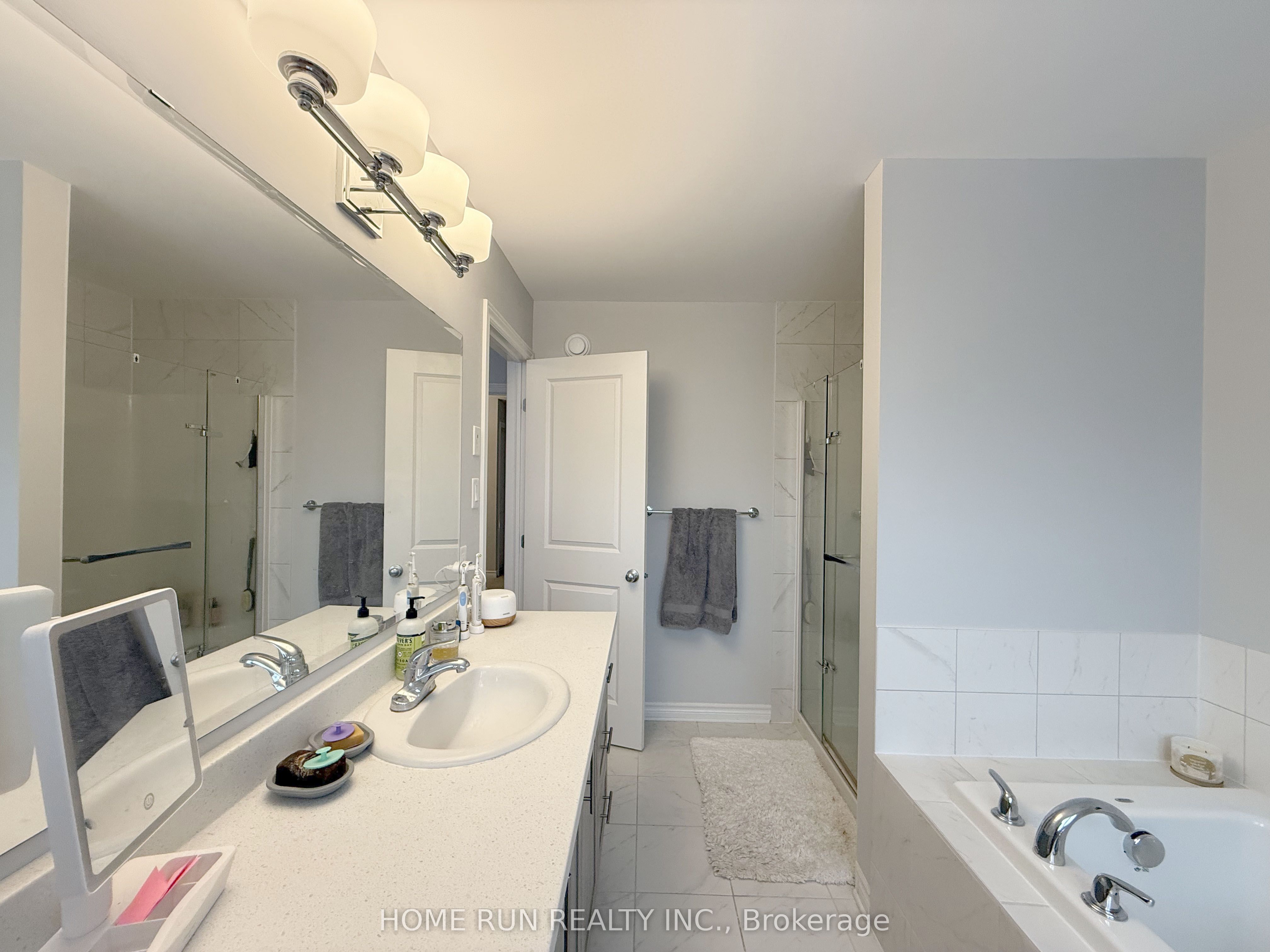 555 Jackdaw Avenue Property Photo 17