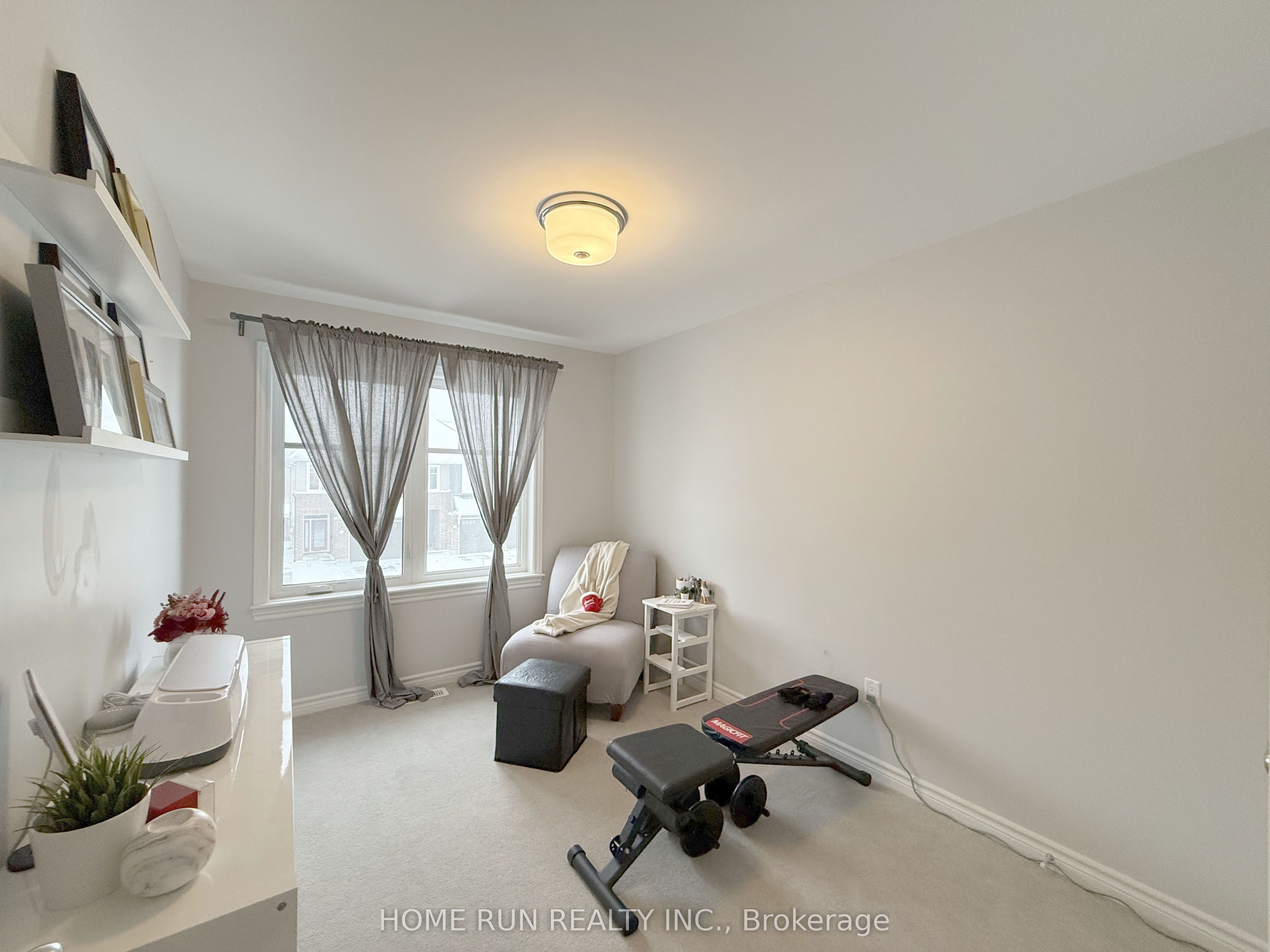 555 Jackdaw Avenue Property Photo 18