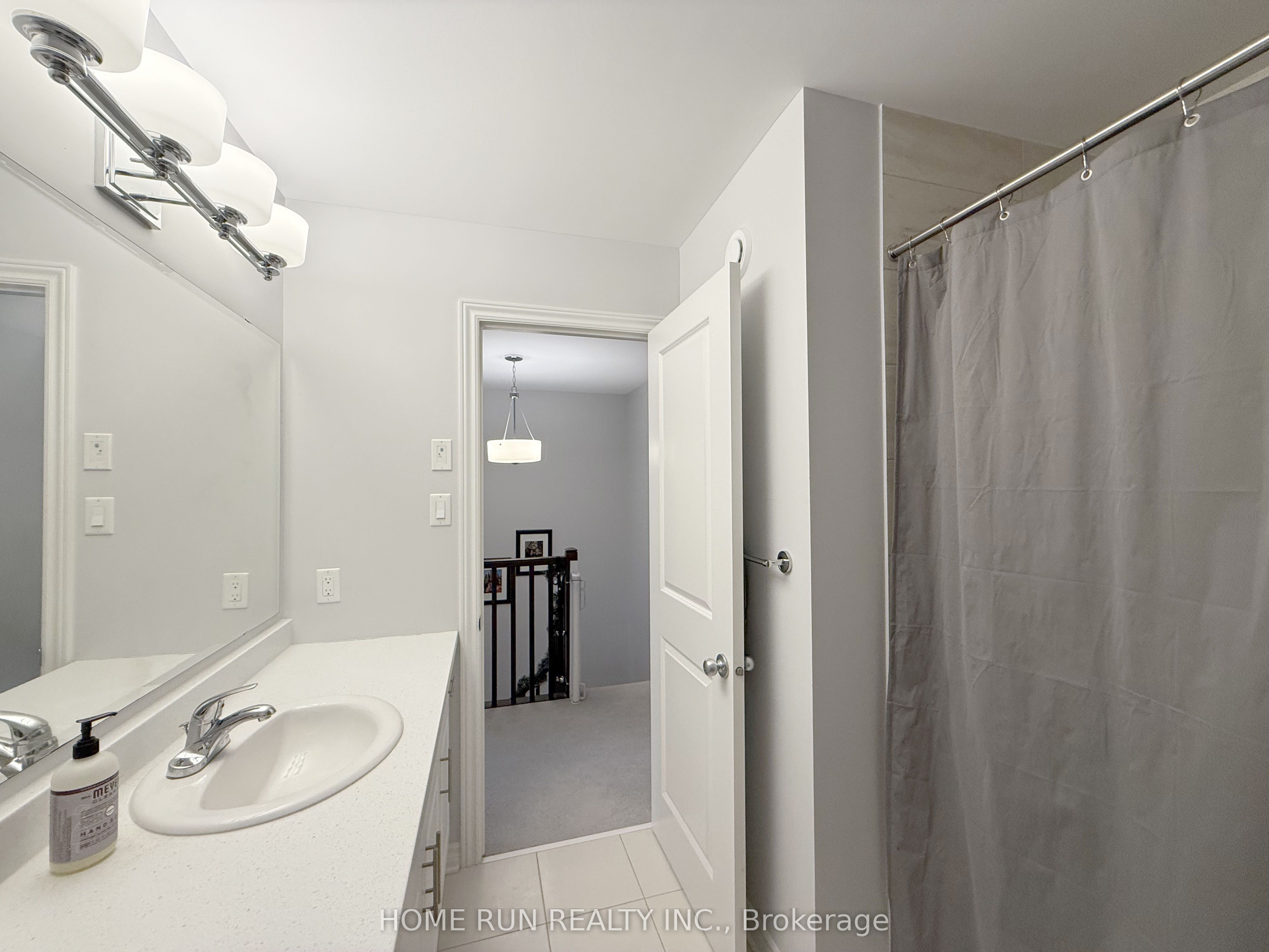 555 Jackdaw Avenue Property Photo 23