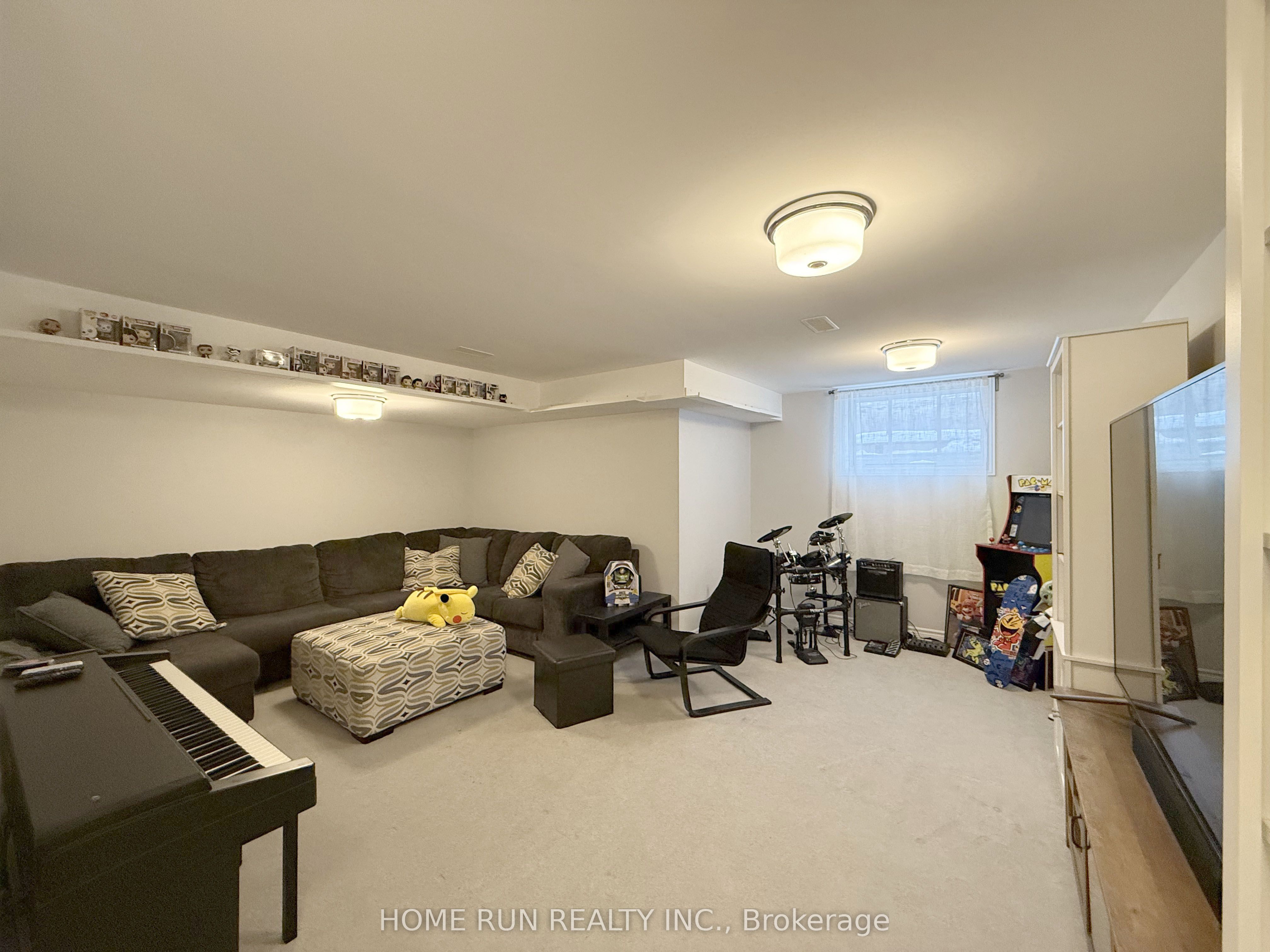 555 Jackdaw Avenue Property Photo 25