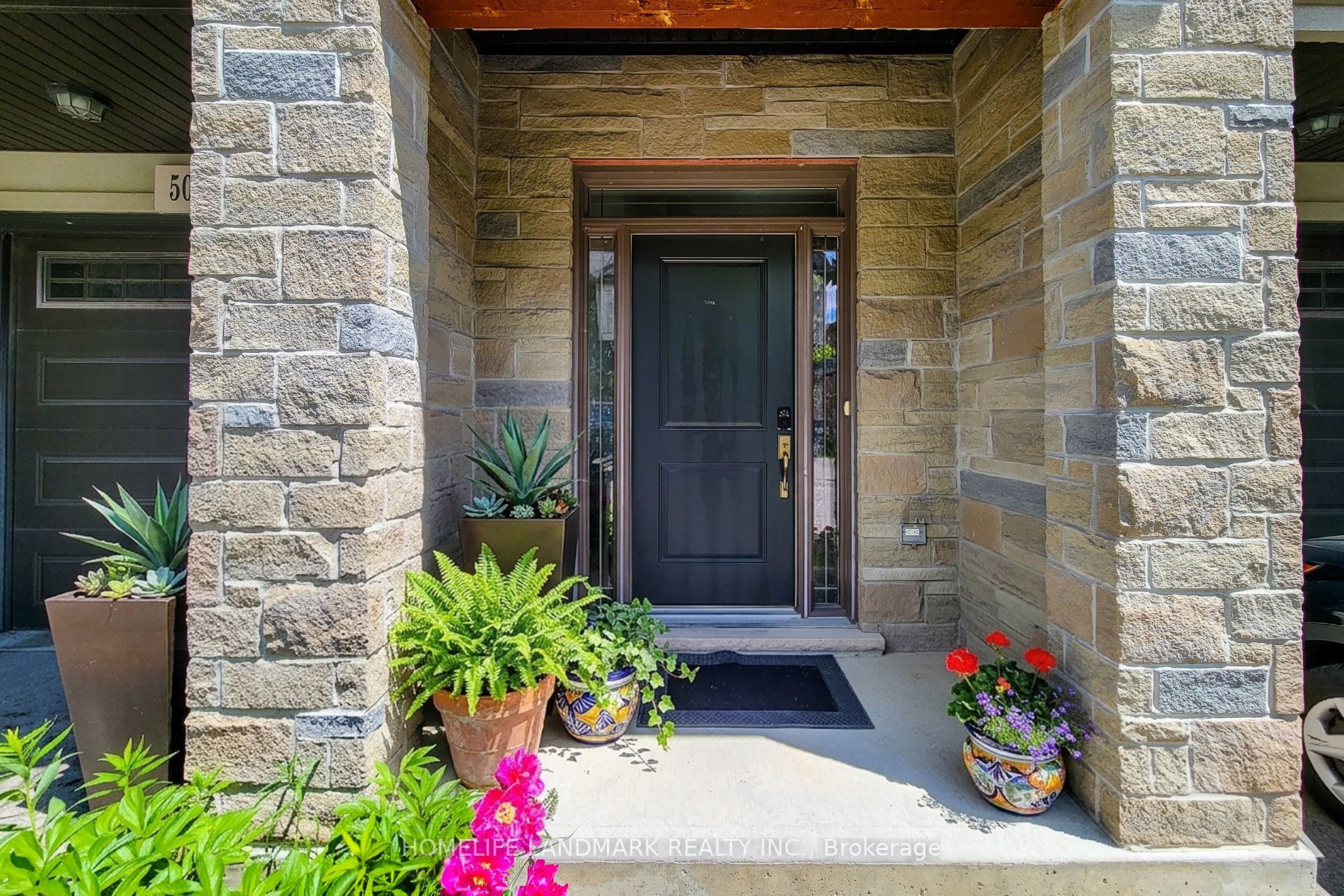 52 Sonoma Valley Crescent Property Photo 3