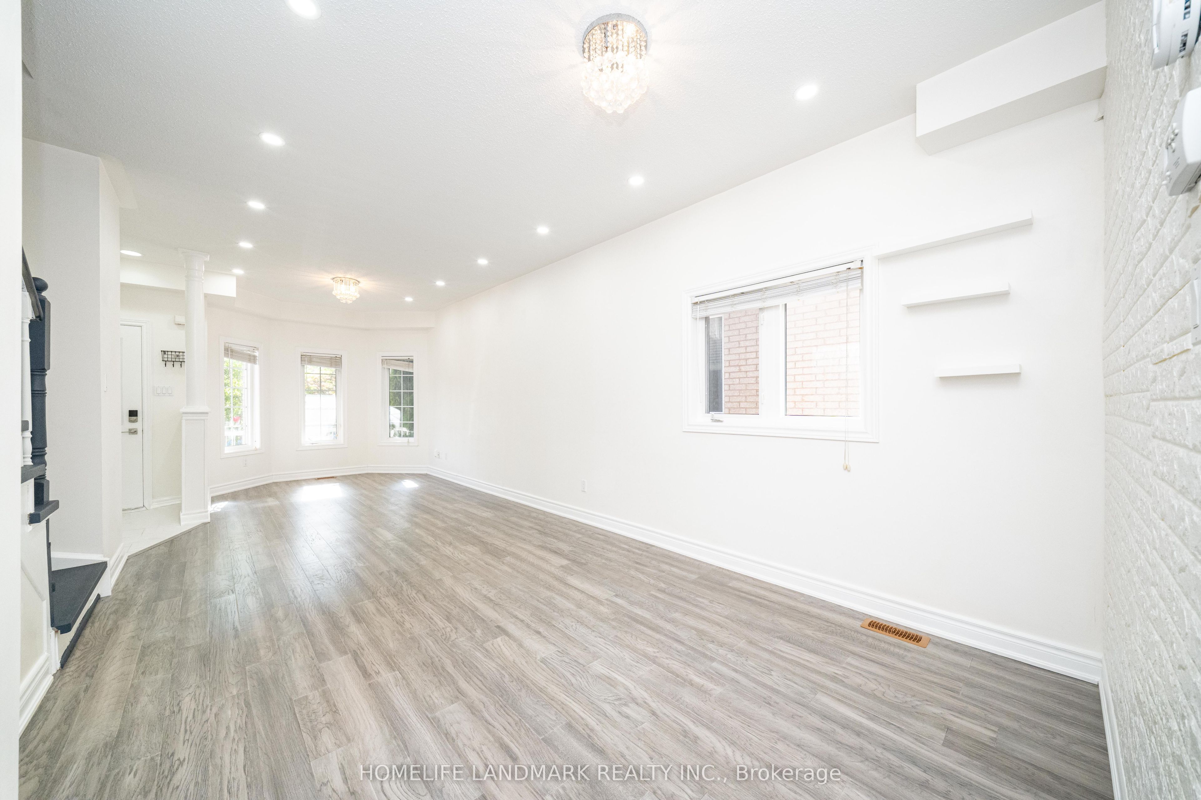 33 Titan Drive Property Photo 5