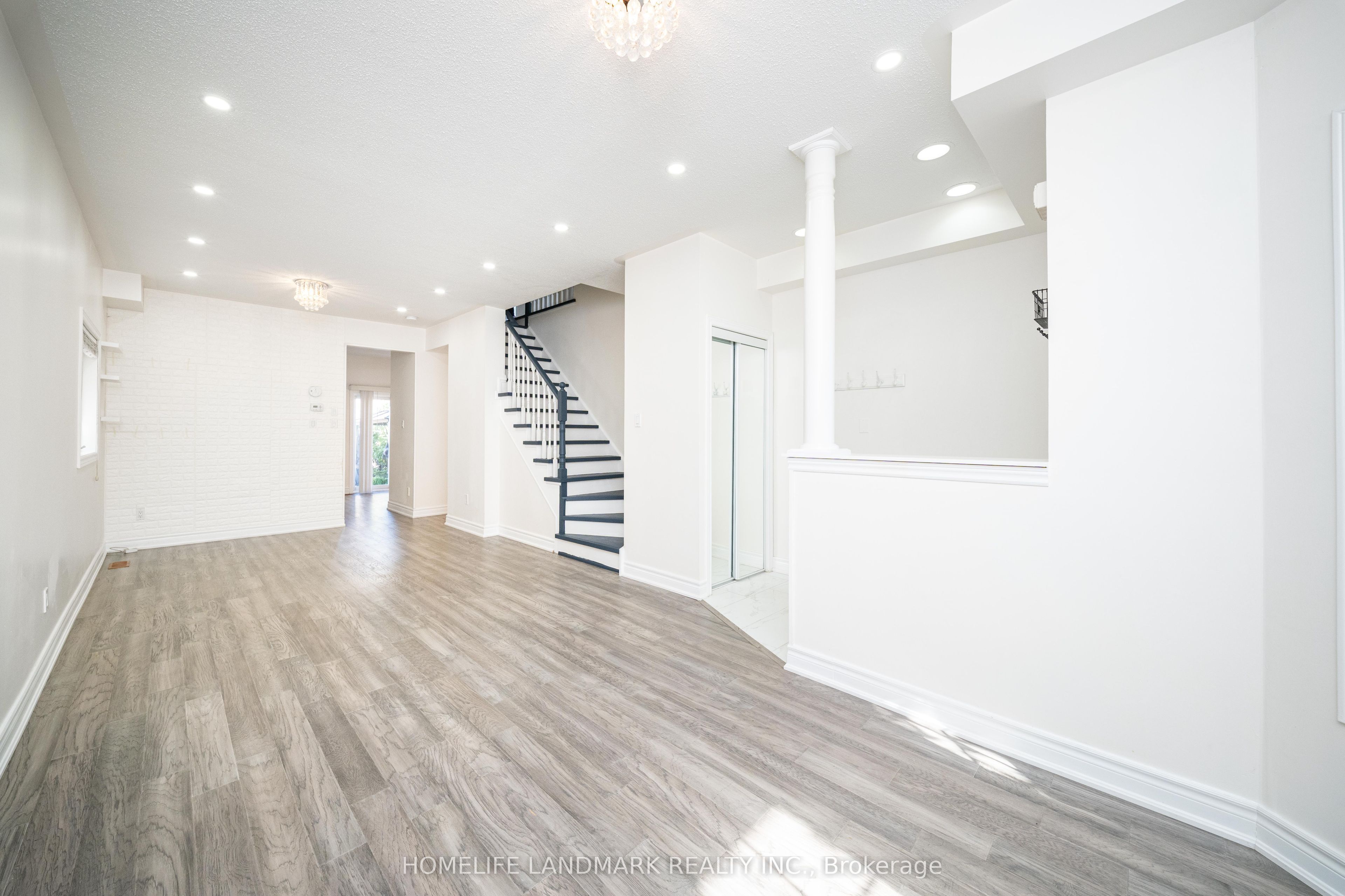 33 Titan Drive Property Photo 8