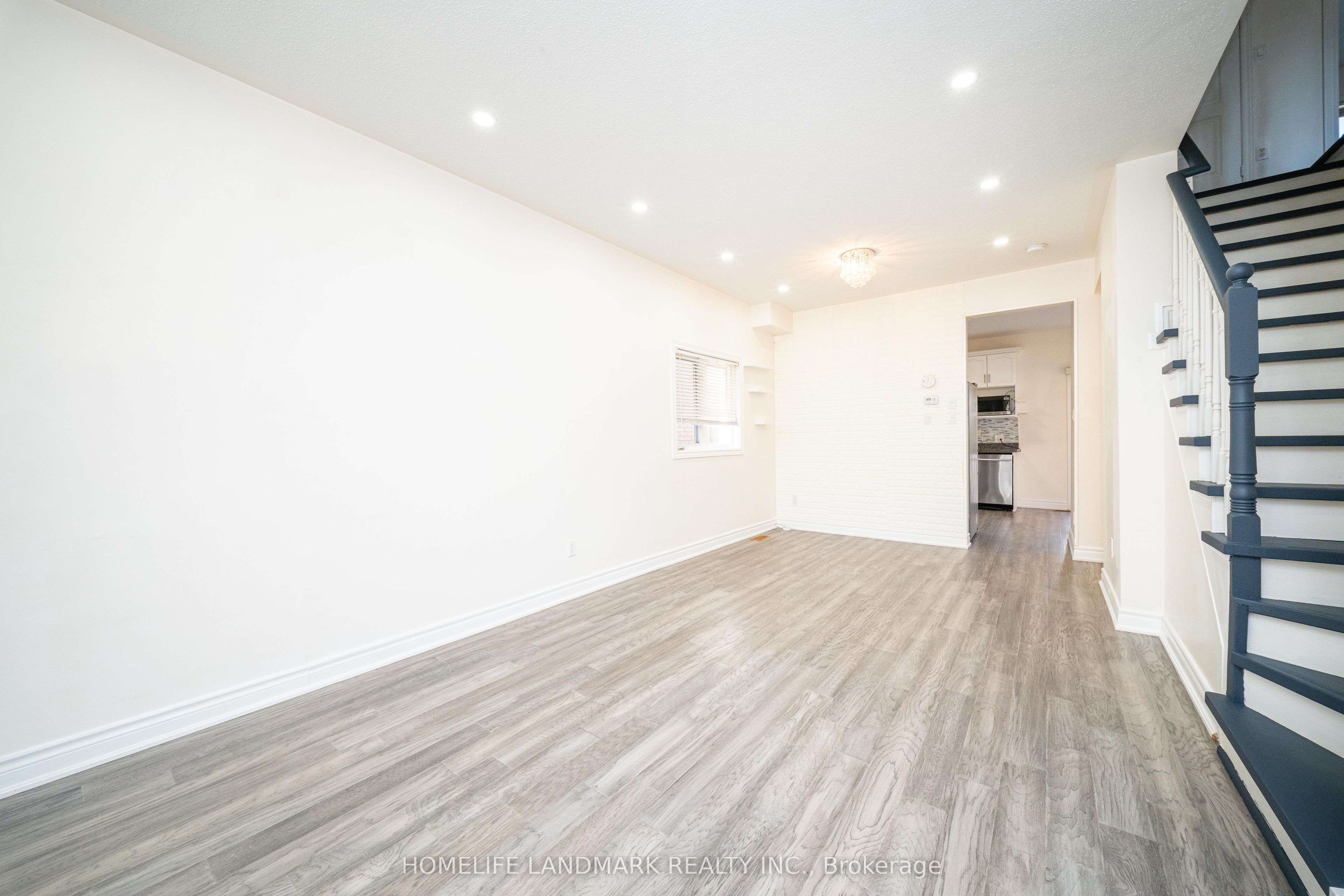 33 Titan Drive Property Photo 9