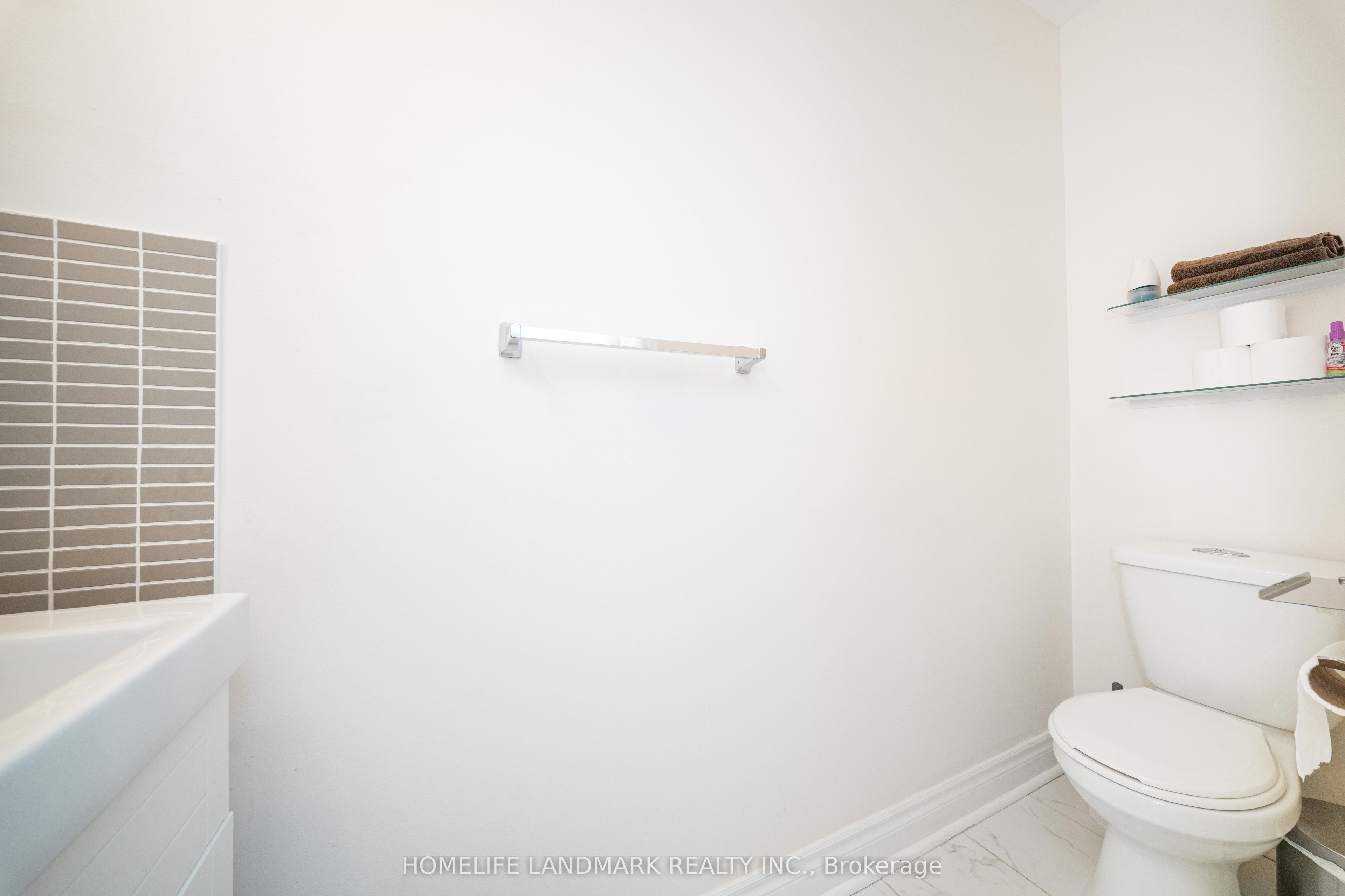 33 Titan Drive Property Photo 16