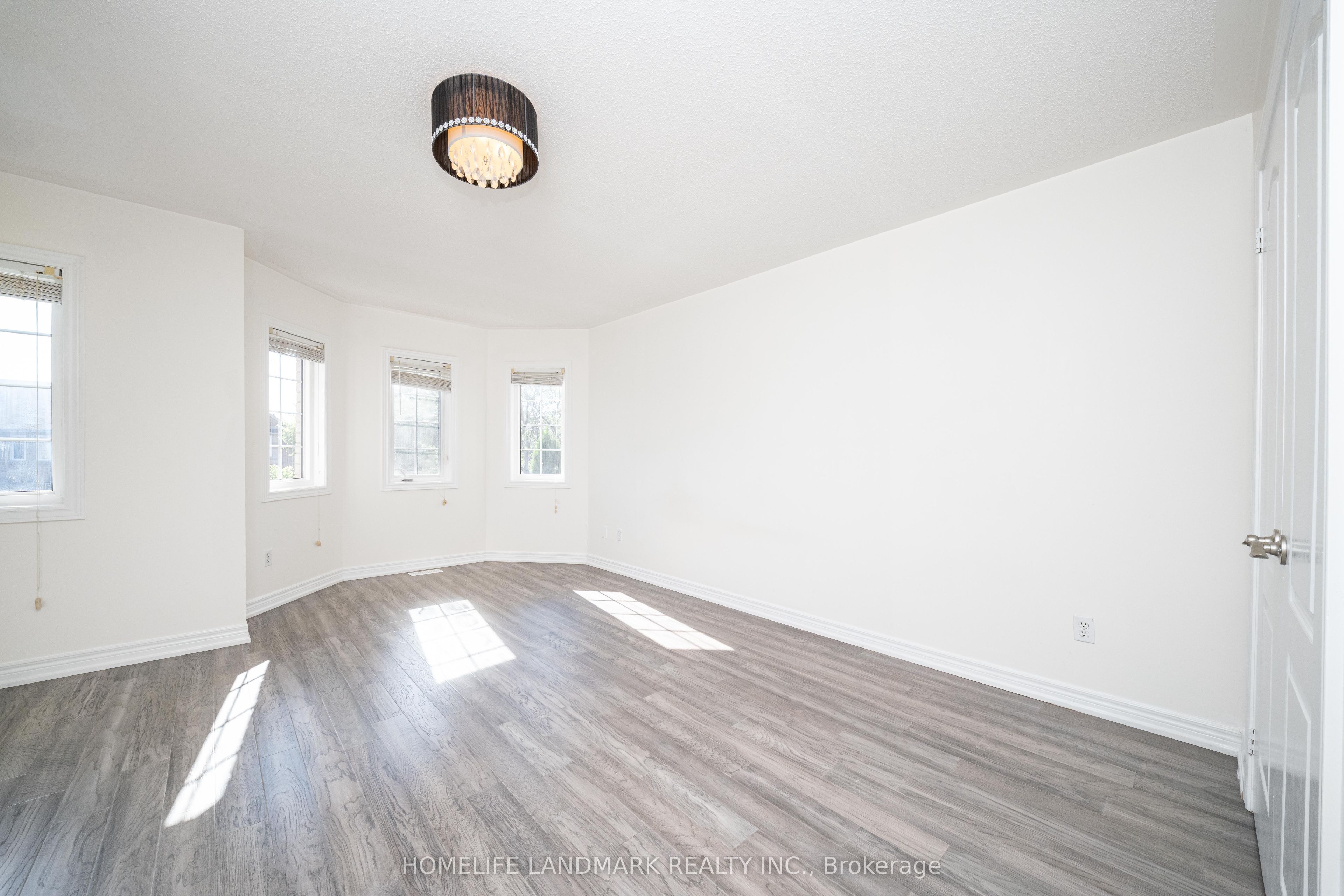 33 Titan Drive Property Photo 23