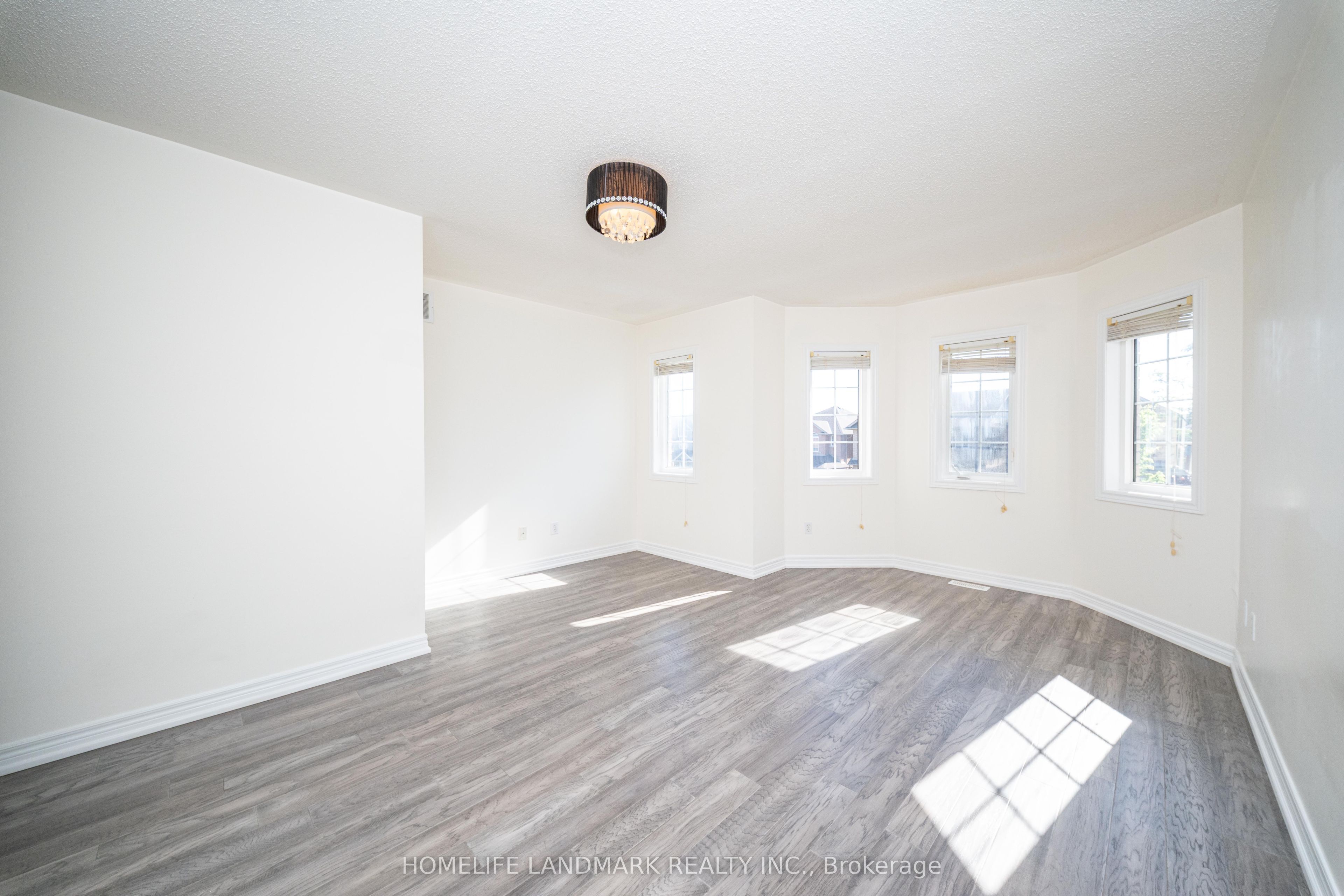 33 Titan Drive Property Photo 24