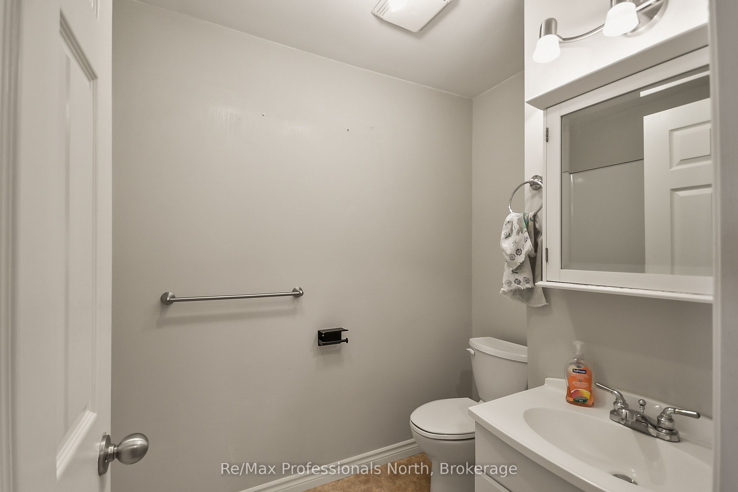 171 Muskoka Road S Property Photo 35