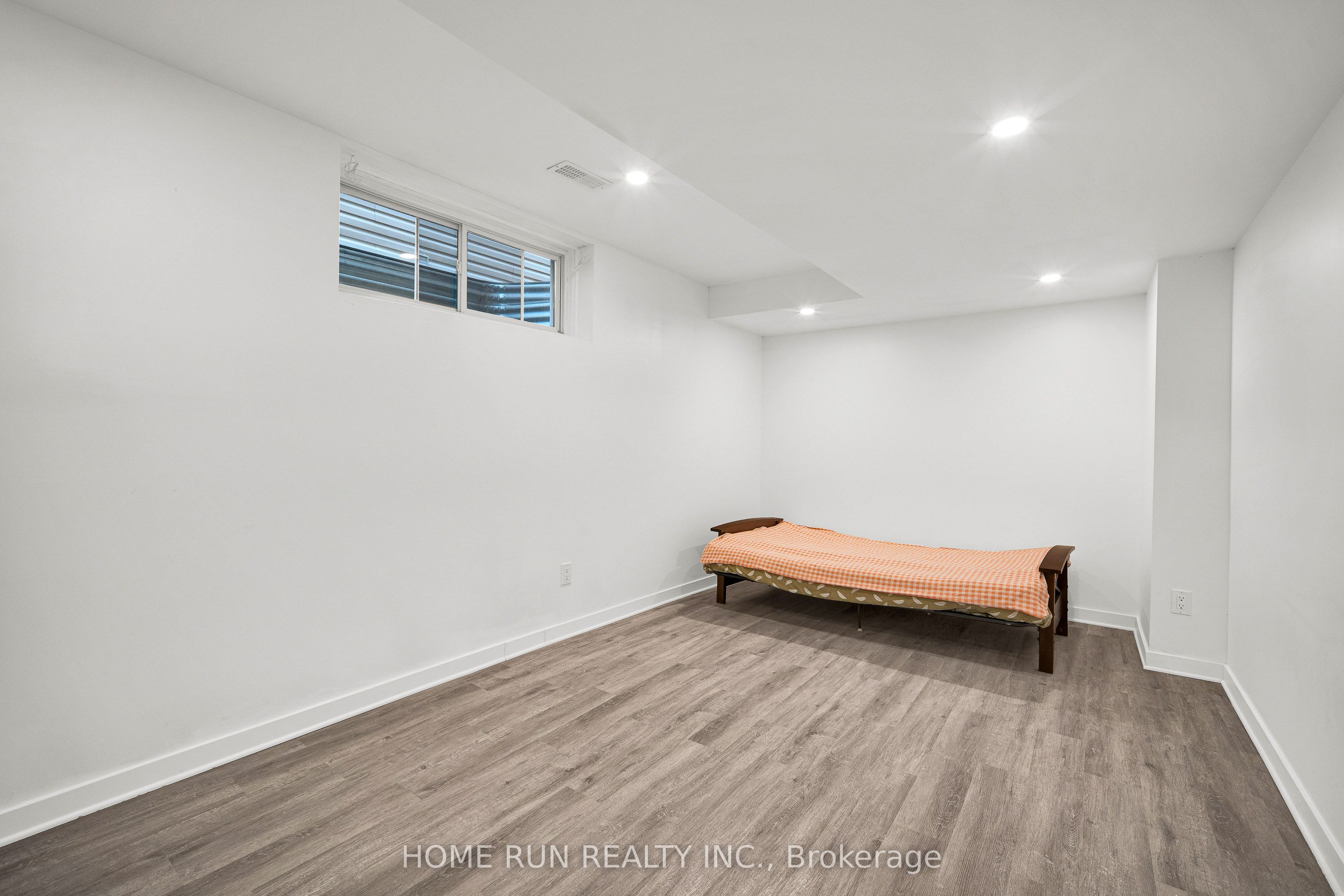 106 Portrush Avenue Property Photo 36