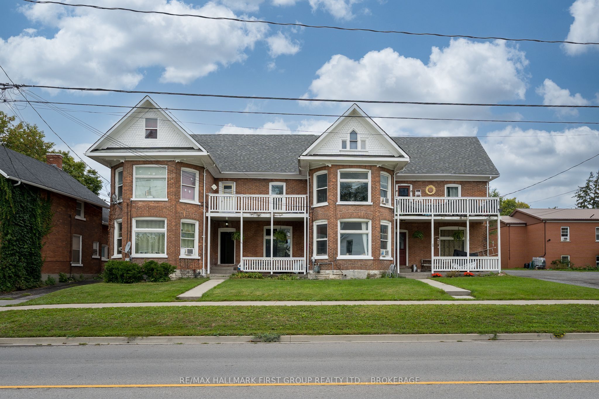 49/51 Bridge Street W Property Photo 1