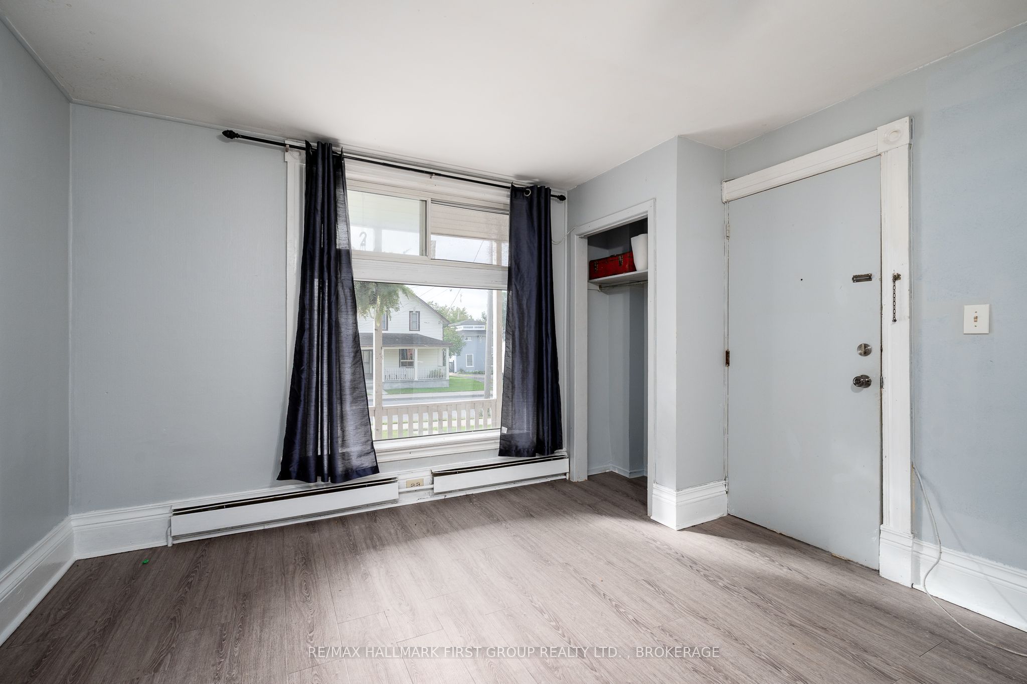 49/51 Bridge Street W Property Photo 7