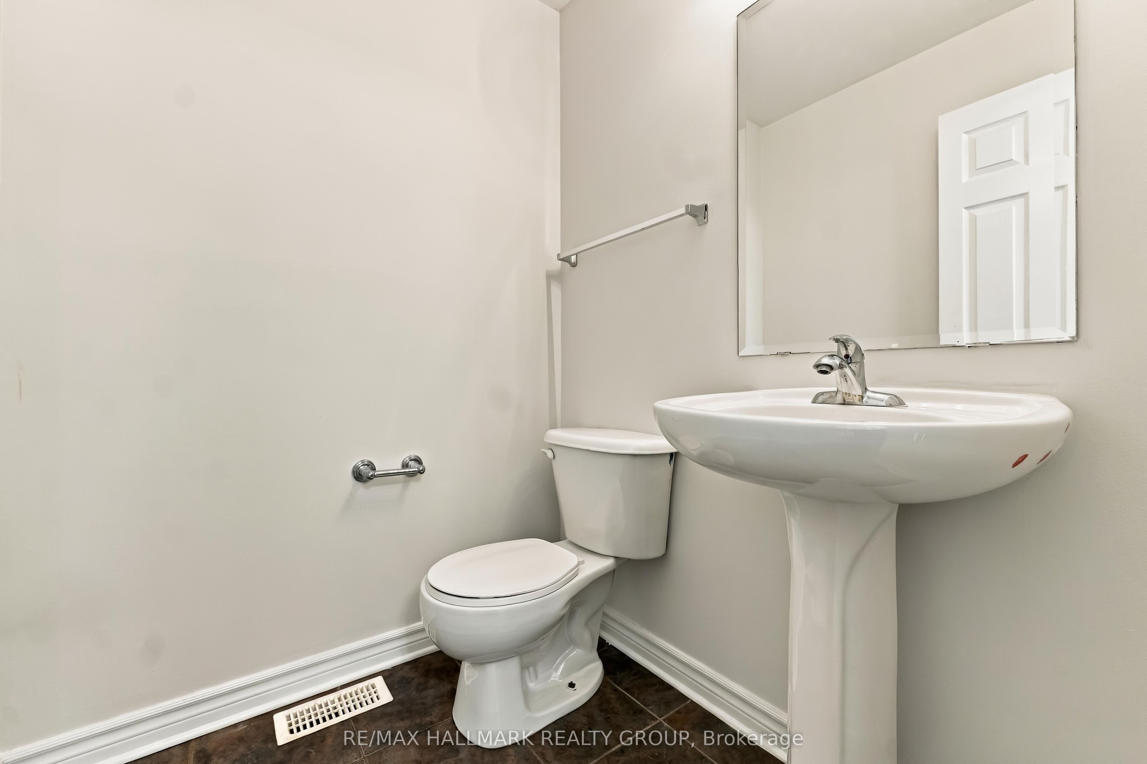 486 Paul Metivier Drive Property Photo 18