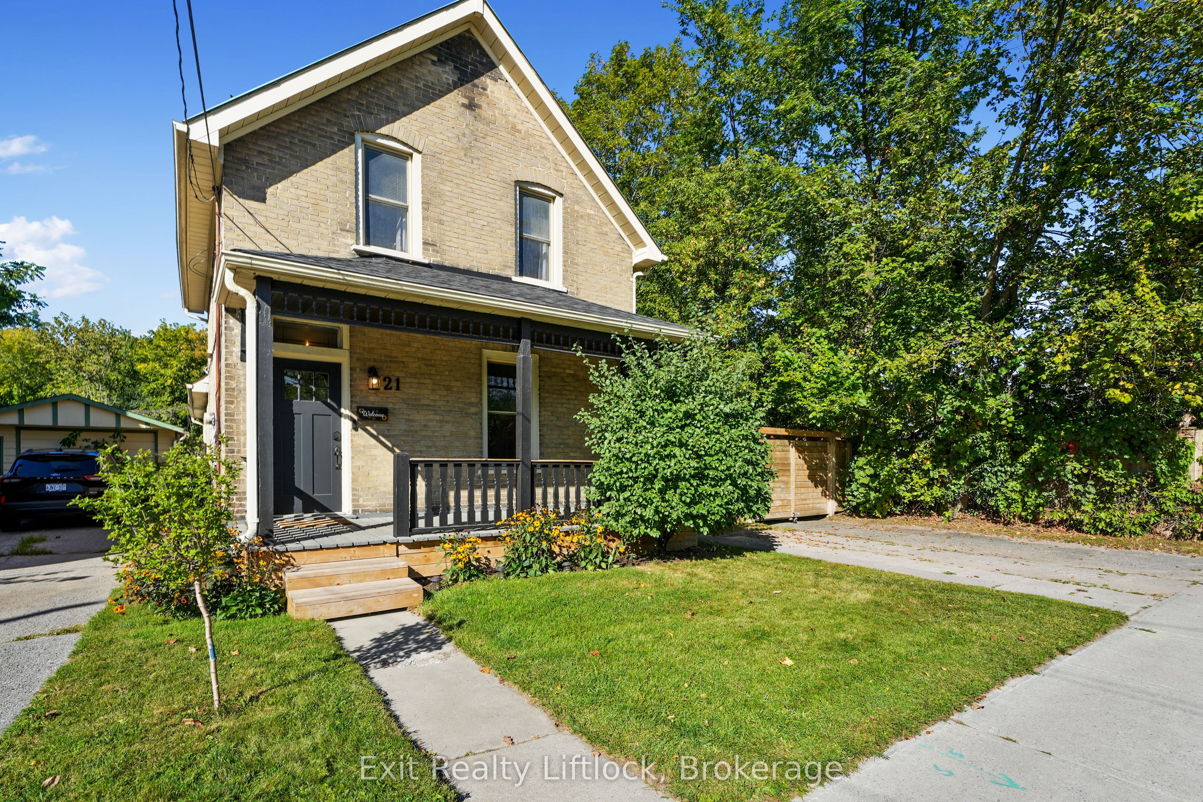 21 Aylmer Street S Property Photo 2