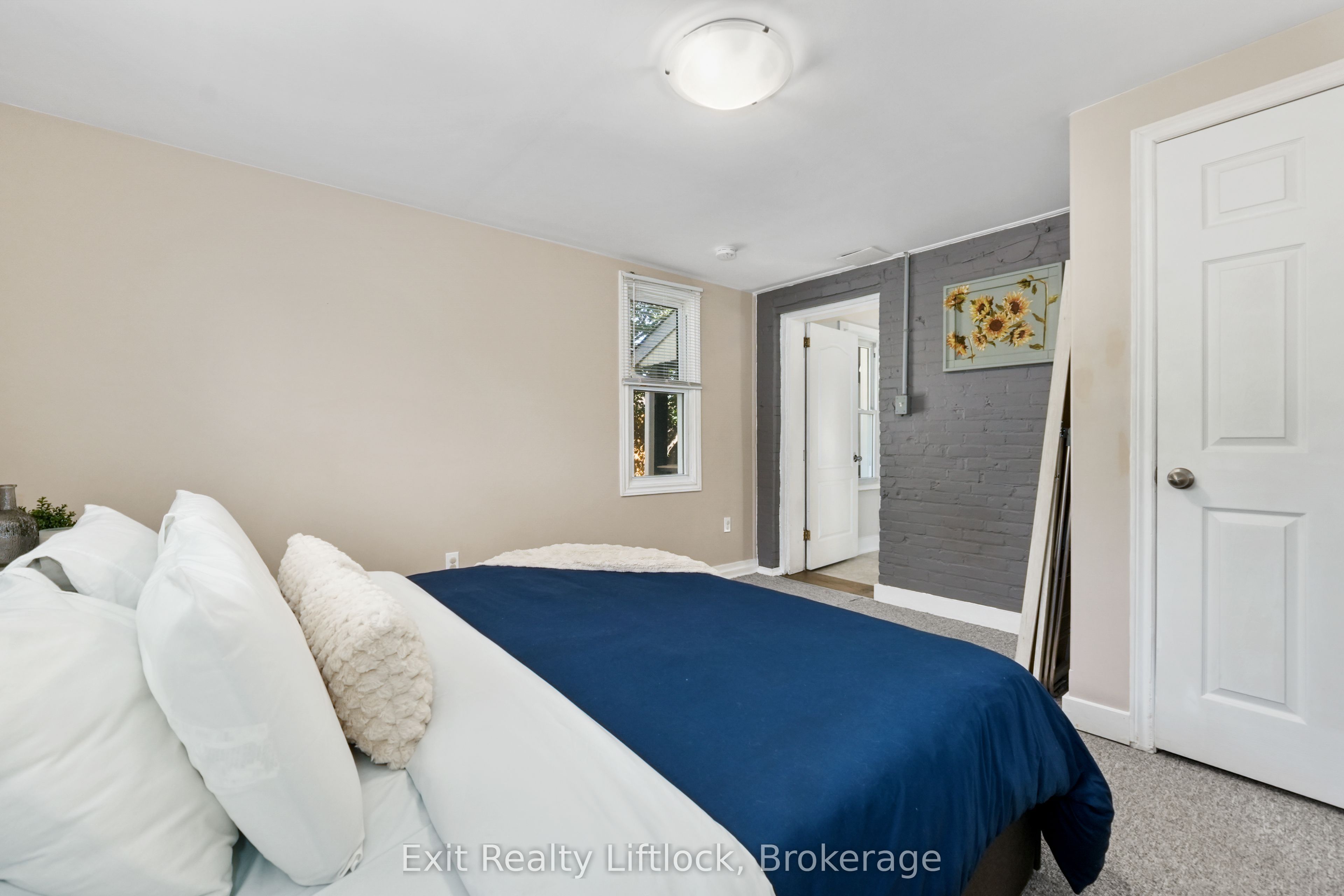 21 Aylmer Street S Property Photo 15
