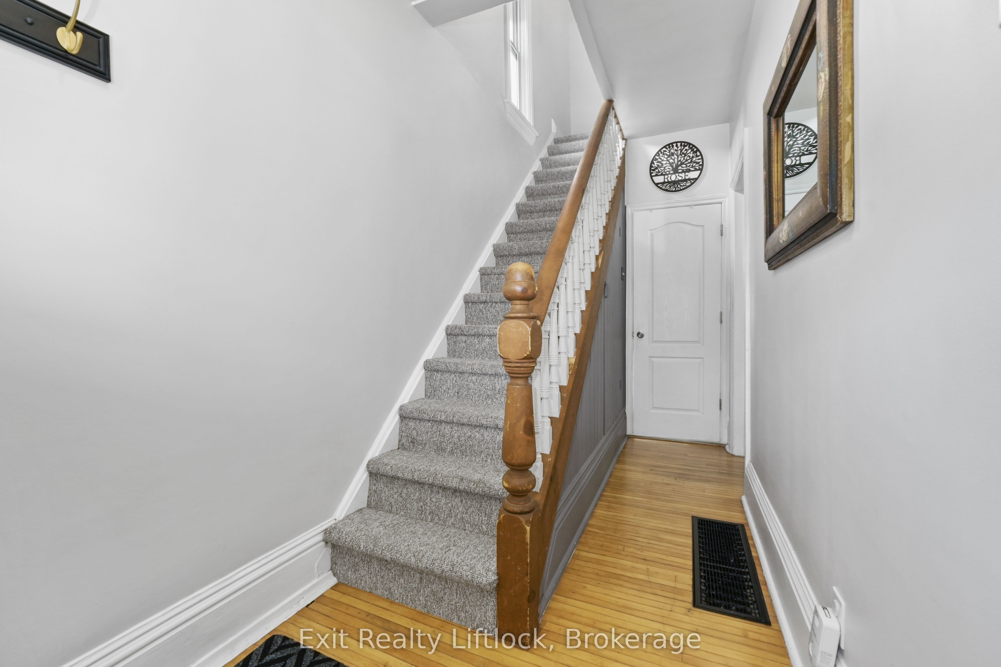 21 Aylmer Street S Property Photo 17