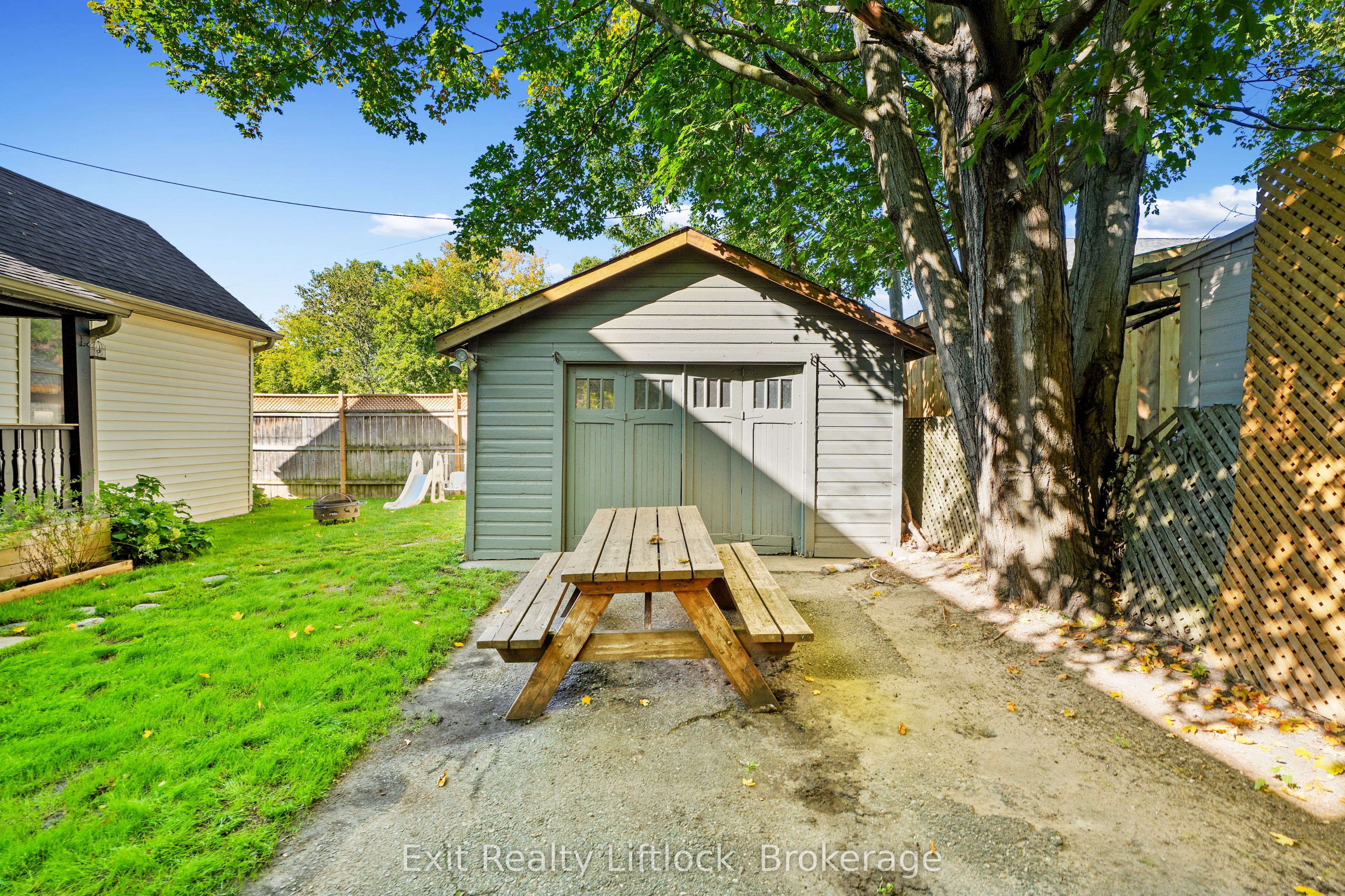 21 Aylmer Street S Property Photo 31