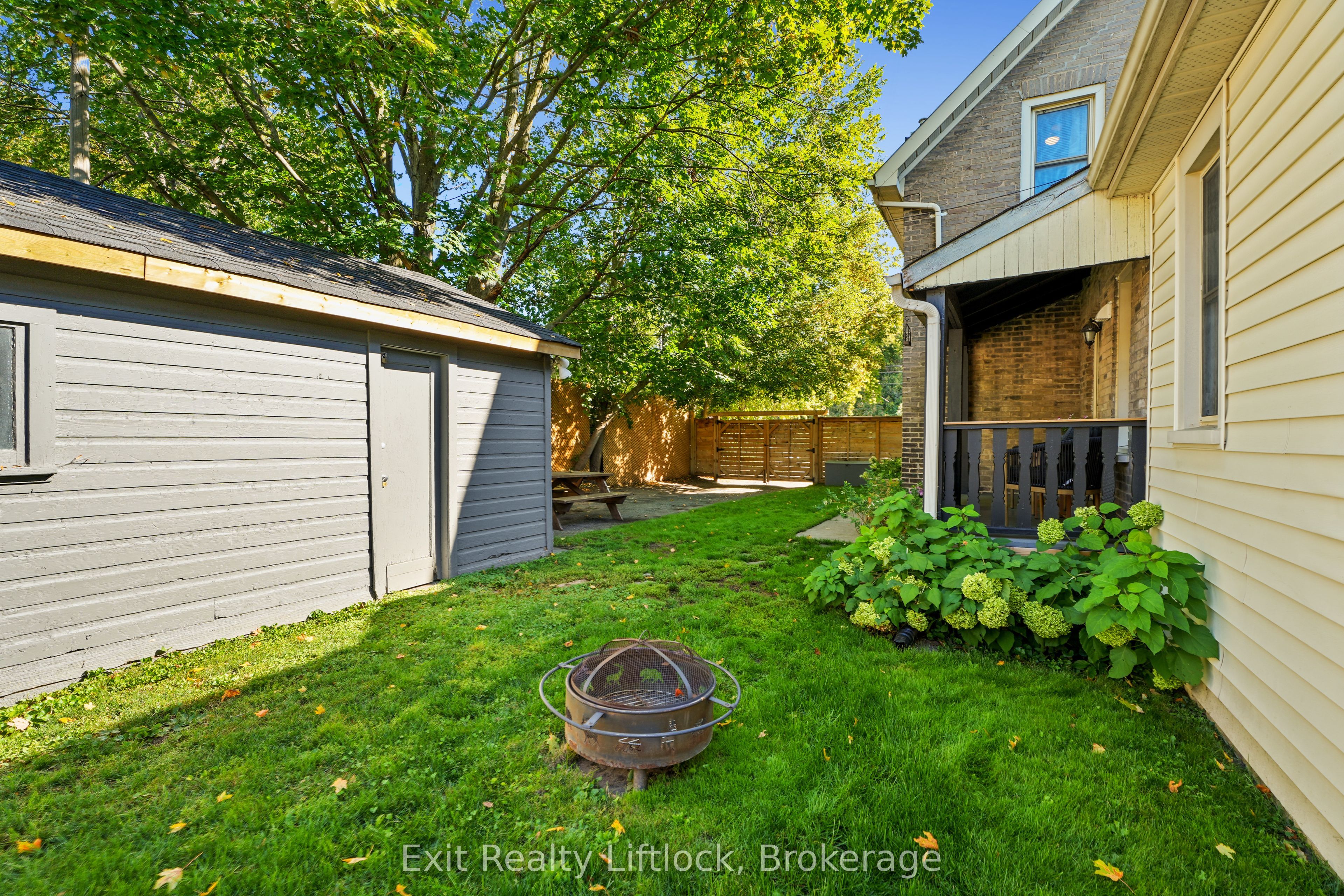21 Aylmer Street S Property Photo 37