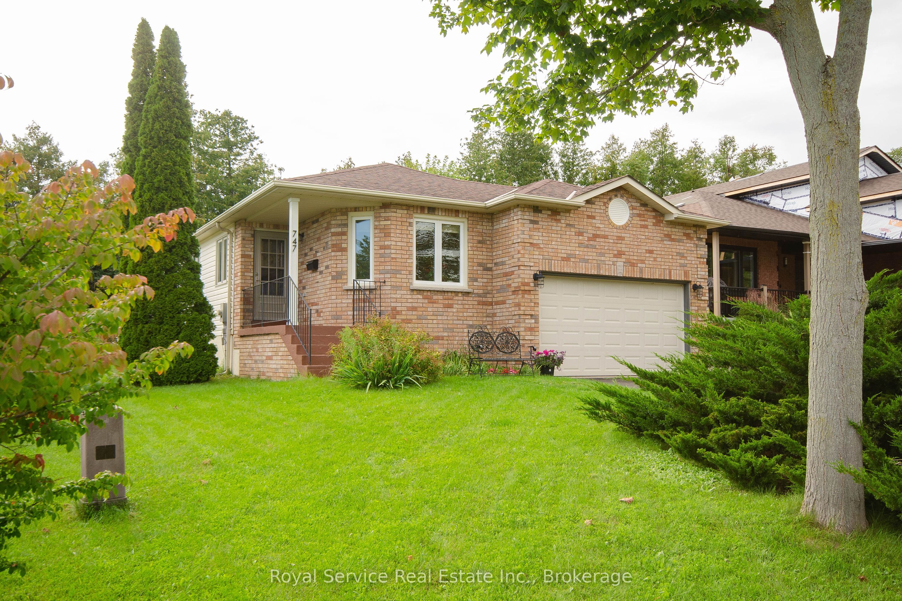 747 Greer Crescent Property Photo 1